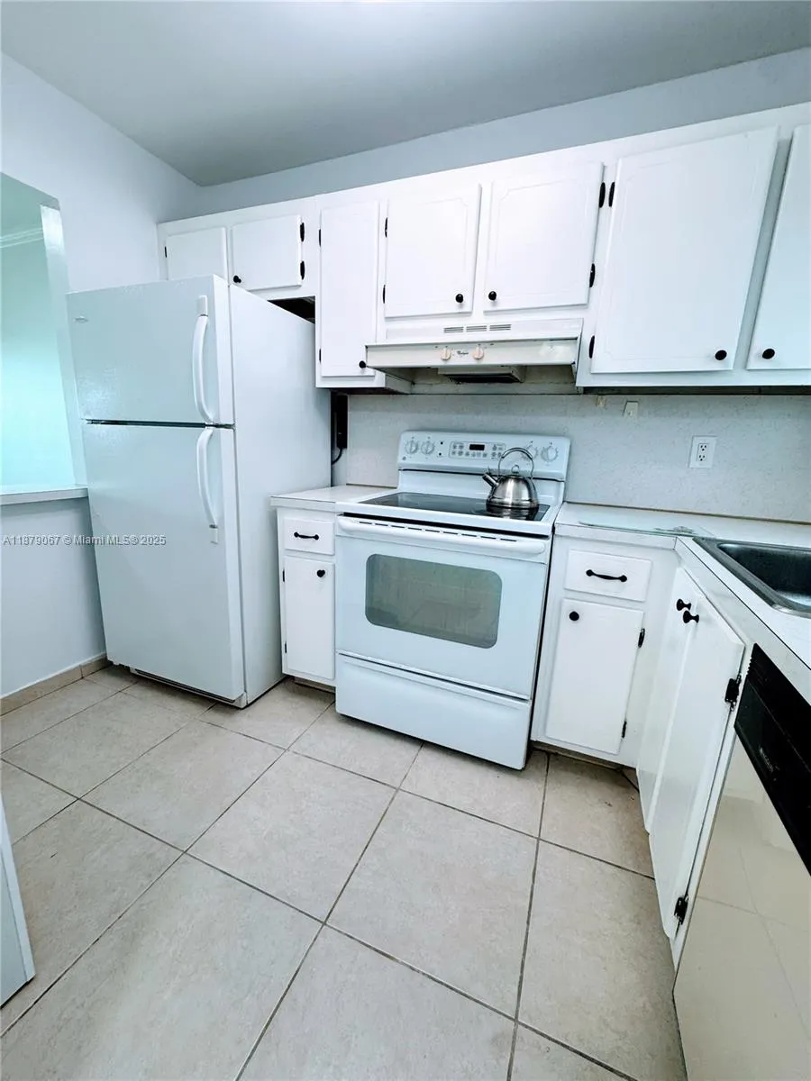 8110 Sunrise Lakes Blvd, #303