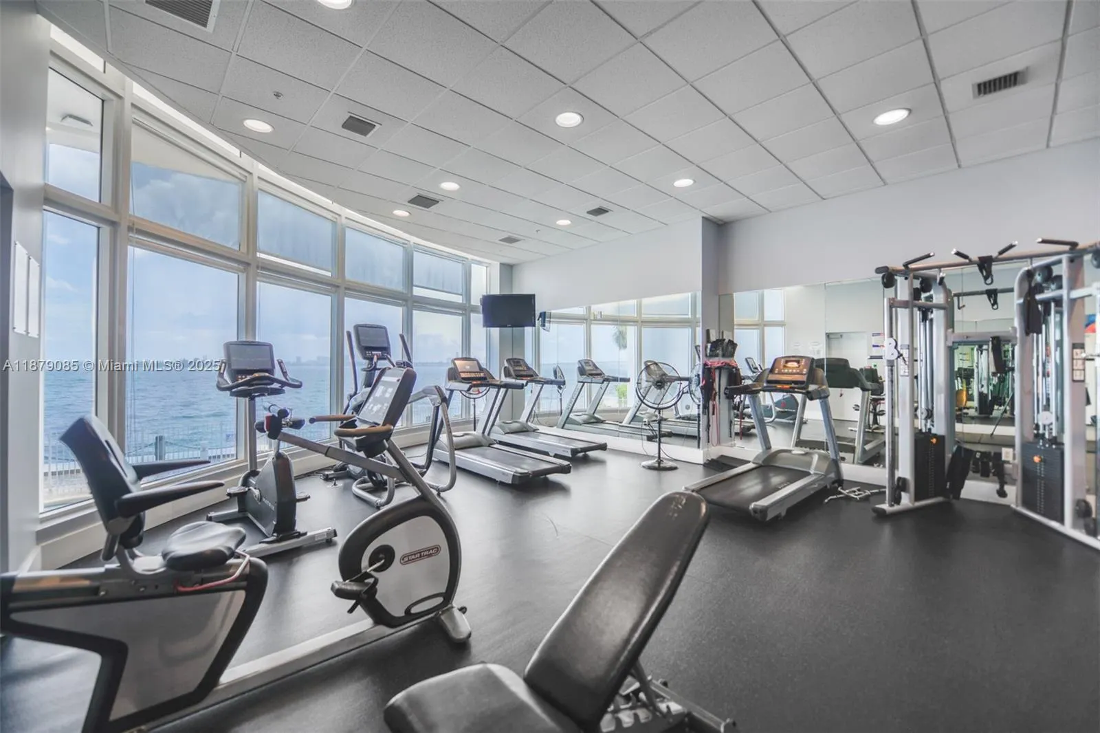 725 NE 22nd street, #8D