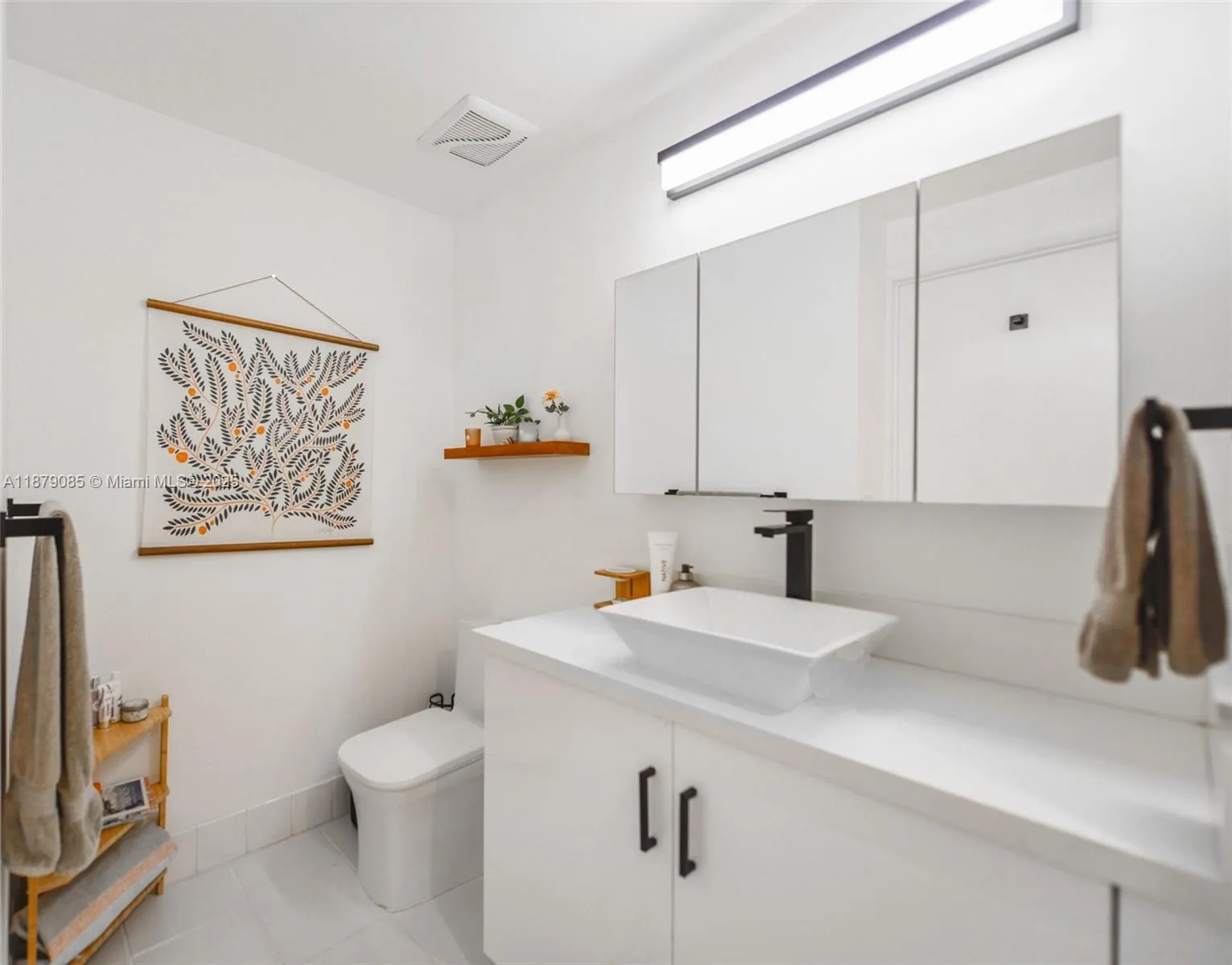 725 NE 22nd street, #8D