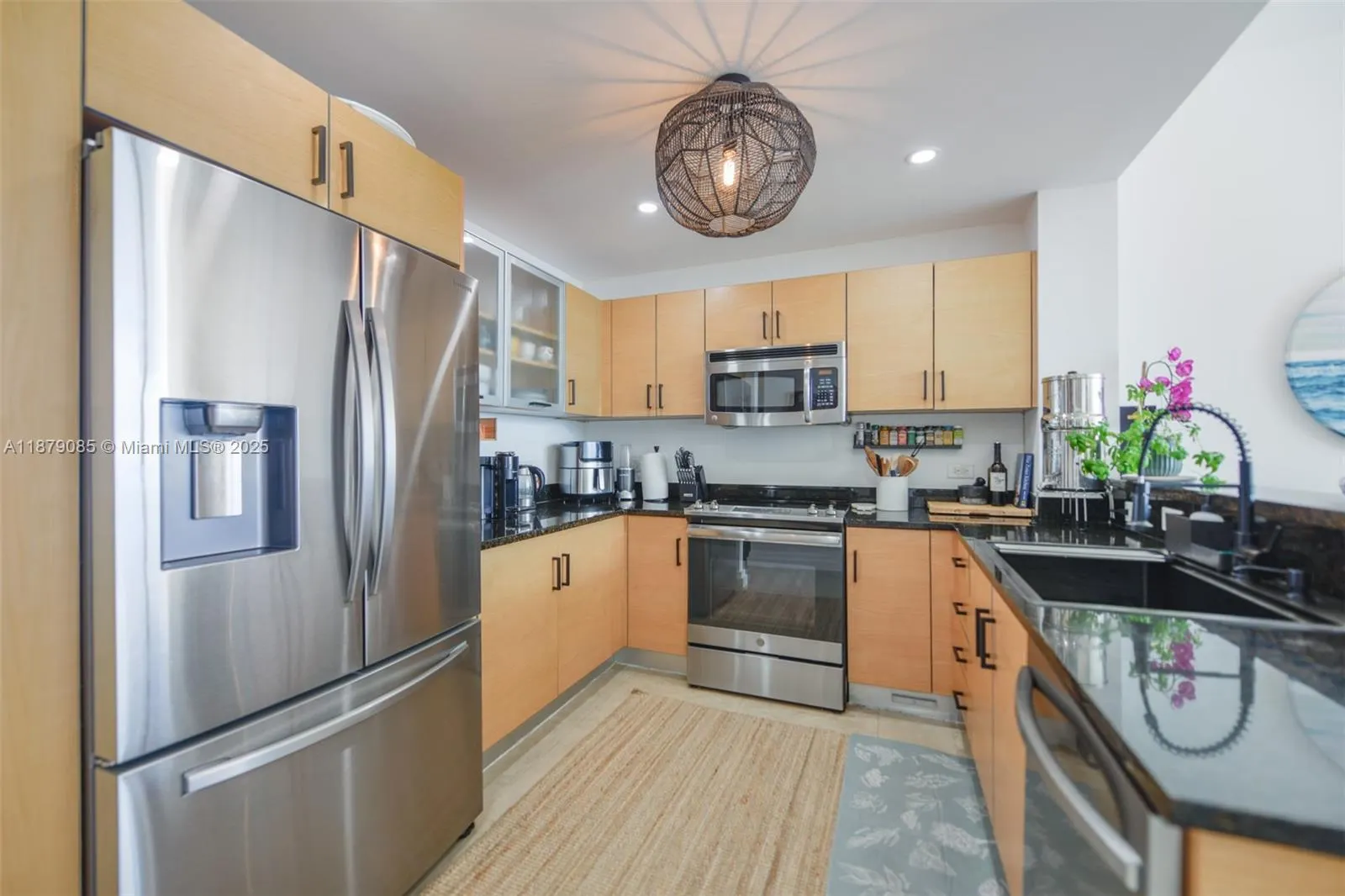 725 NE 22nd street, #8D