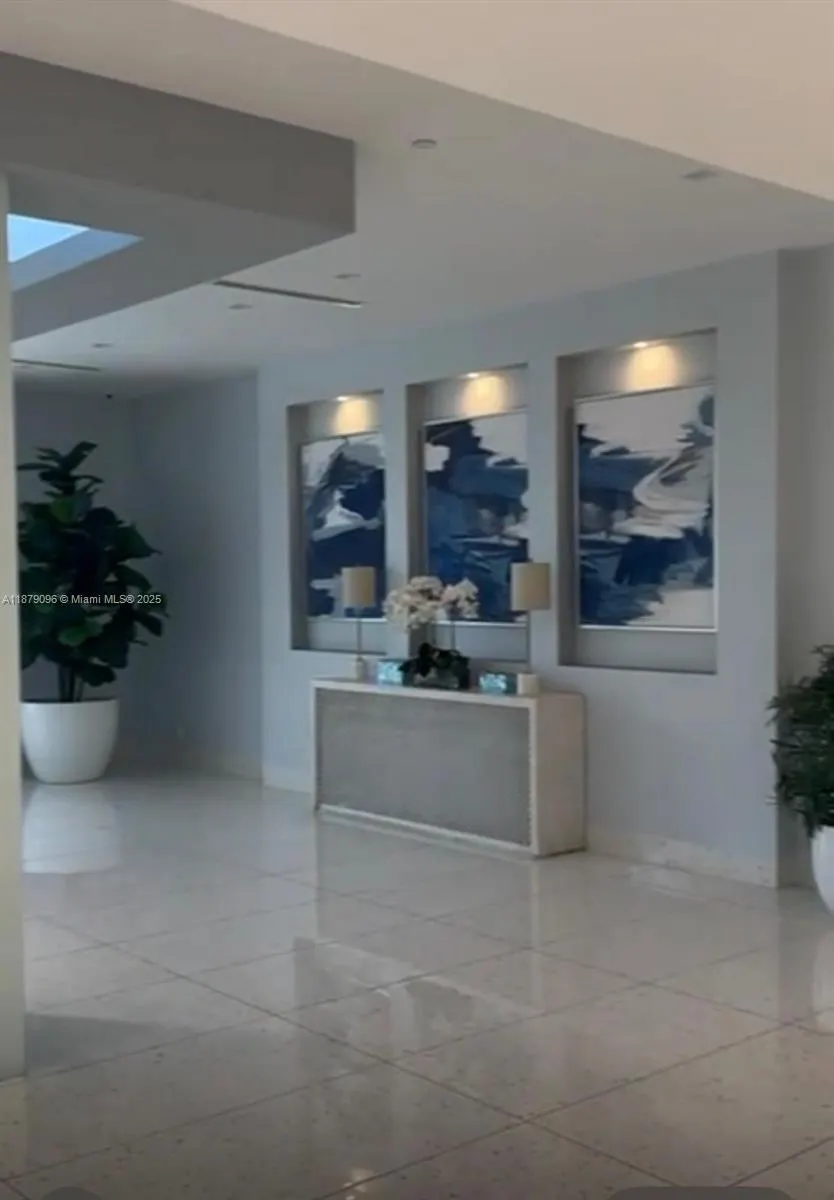 20335 W Country Club Dr, #2401