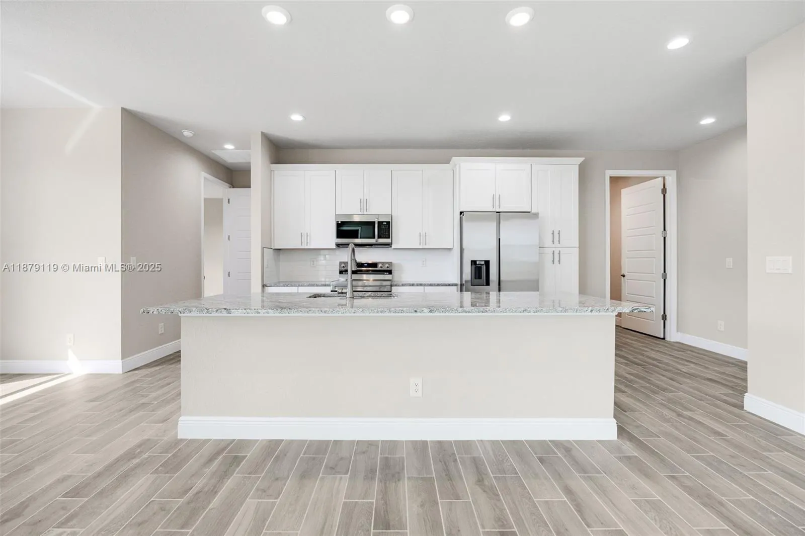 1103 Andover Dr