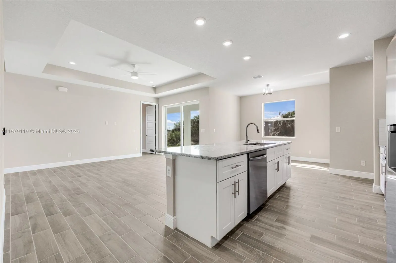 1103 Andover Dr