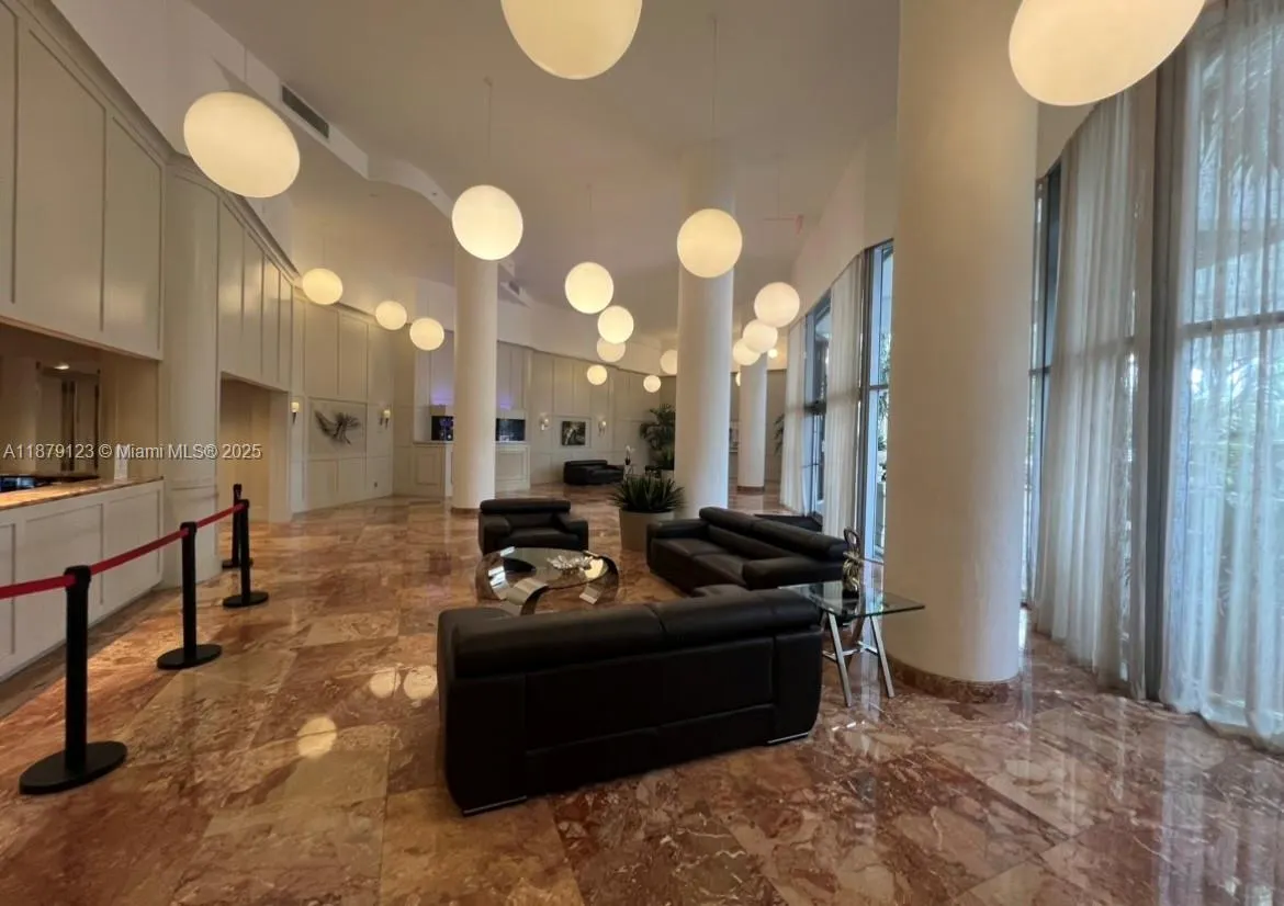 3600 Mystic Pointe Dr, #604