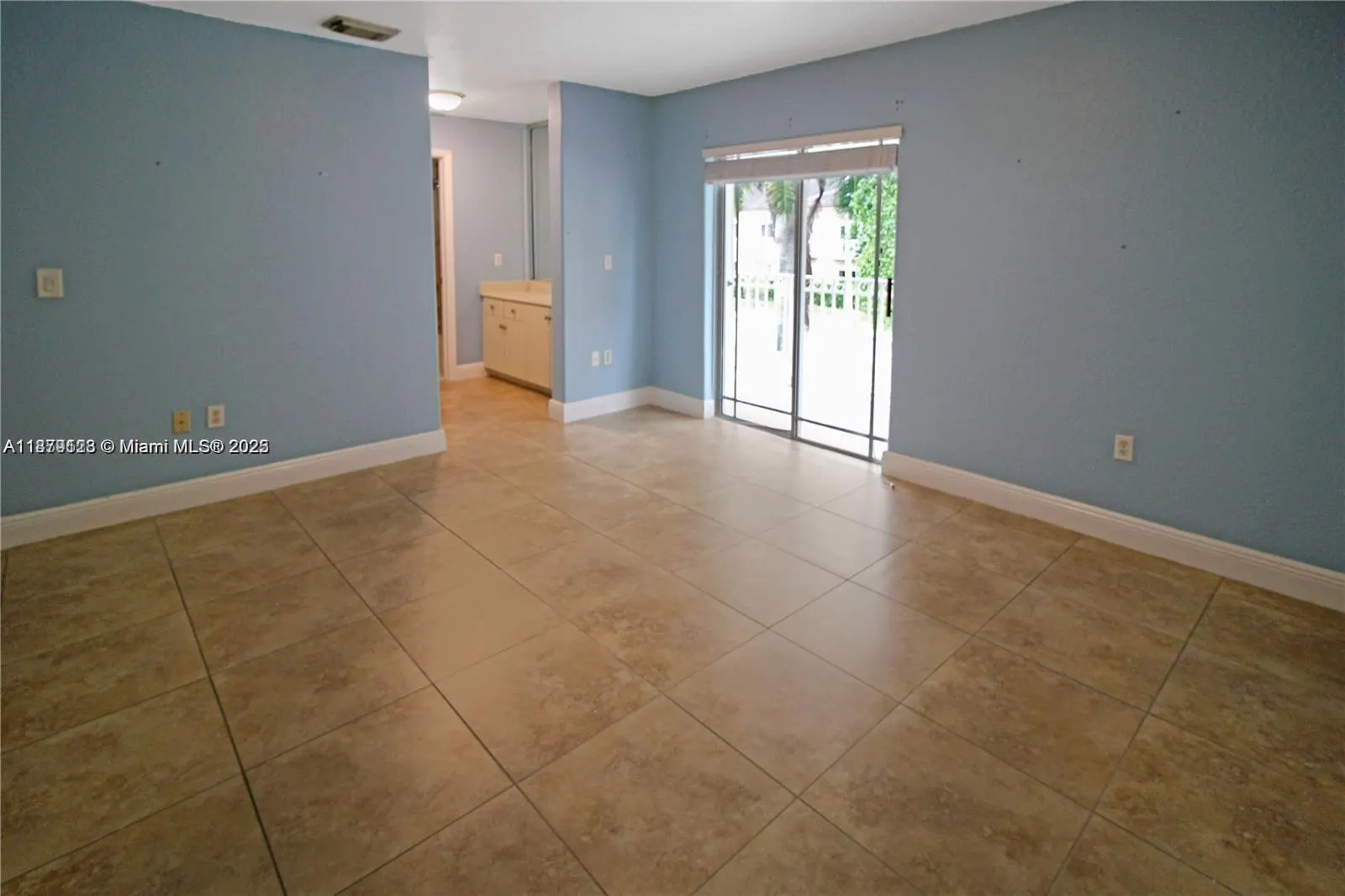 10953 W Okeechobee Rd, #202