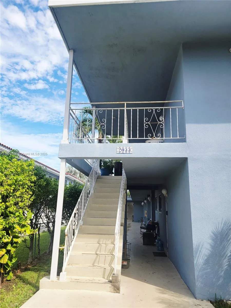 2033 Calais Dr, #2