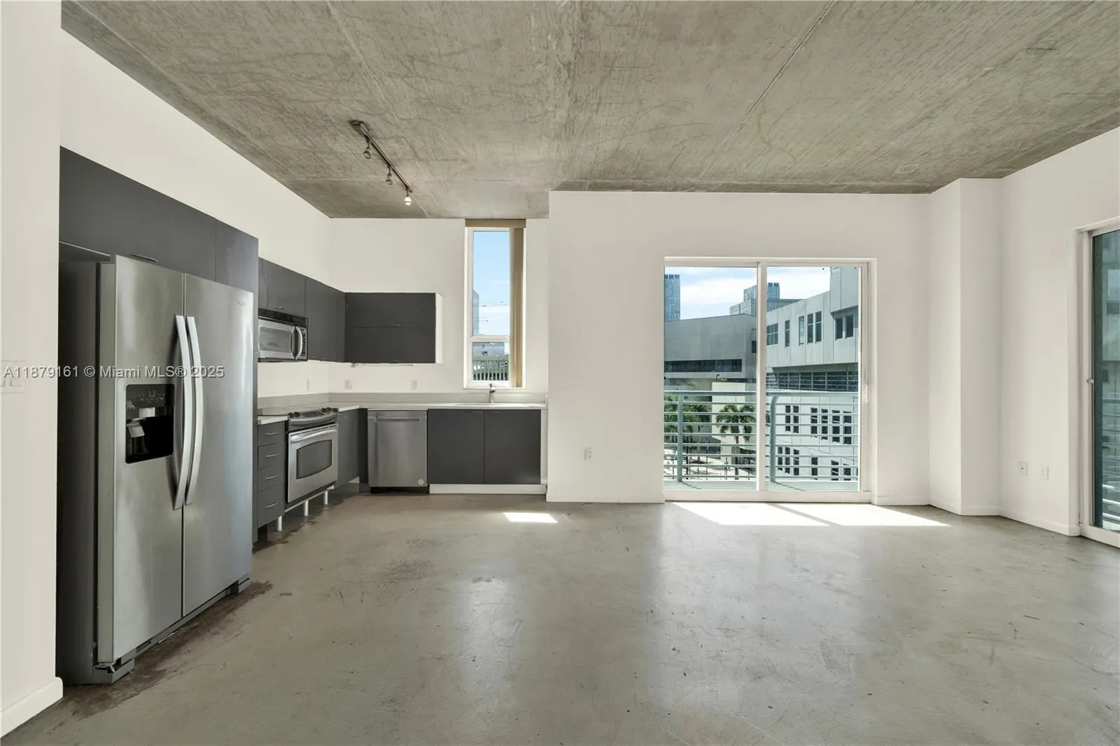 234 NE 3rd St, #601