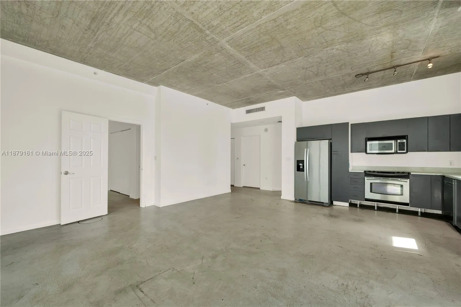 234 NE 3rd St, #601