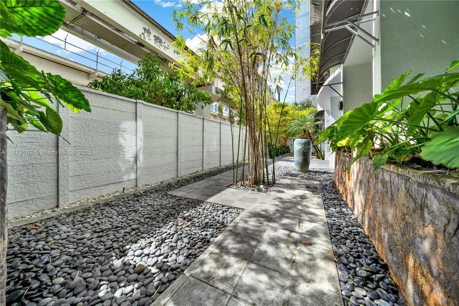 234 NE 3rd St, #601