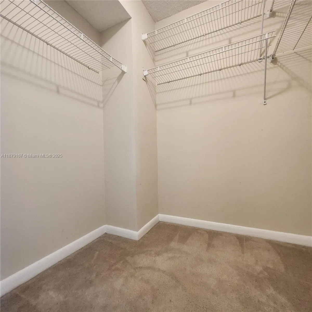 210 174th St, #1806