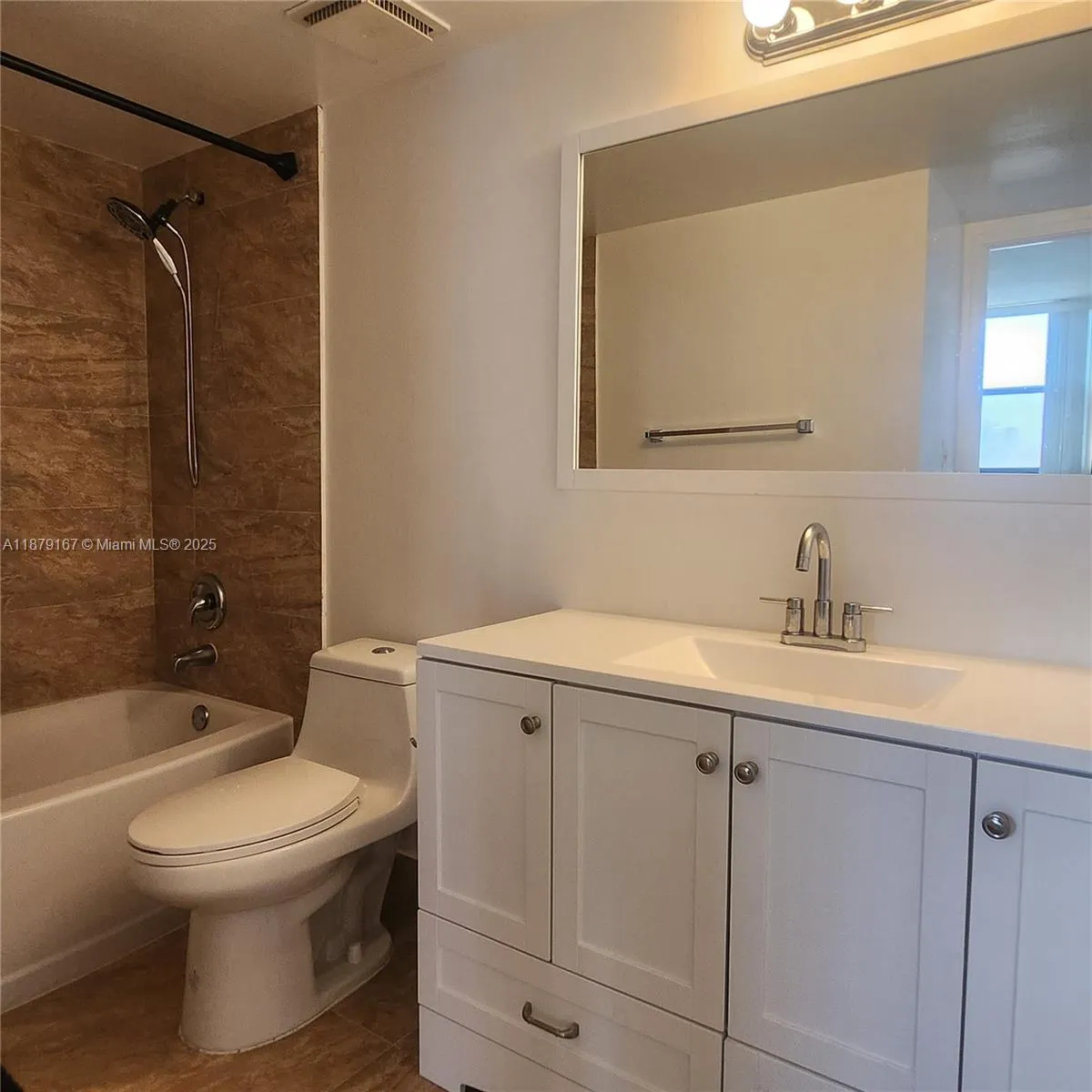 210 174th St, #1806