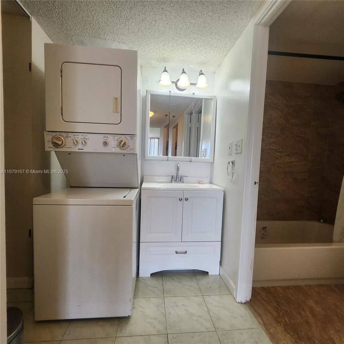 210 174th St, #1806