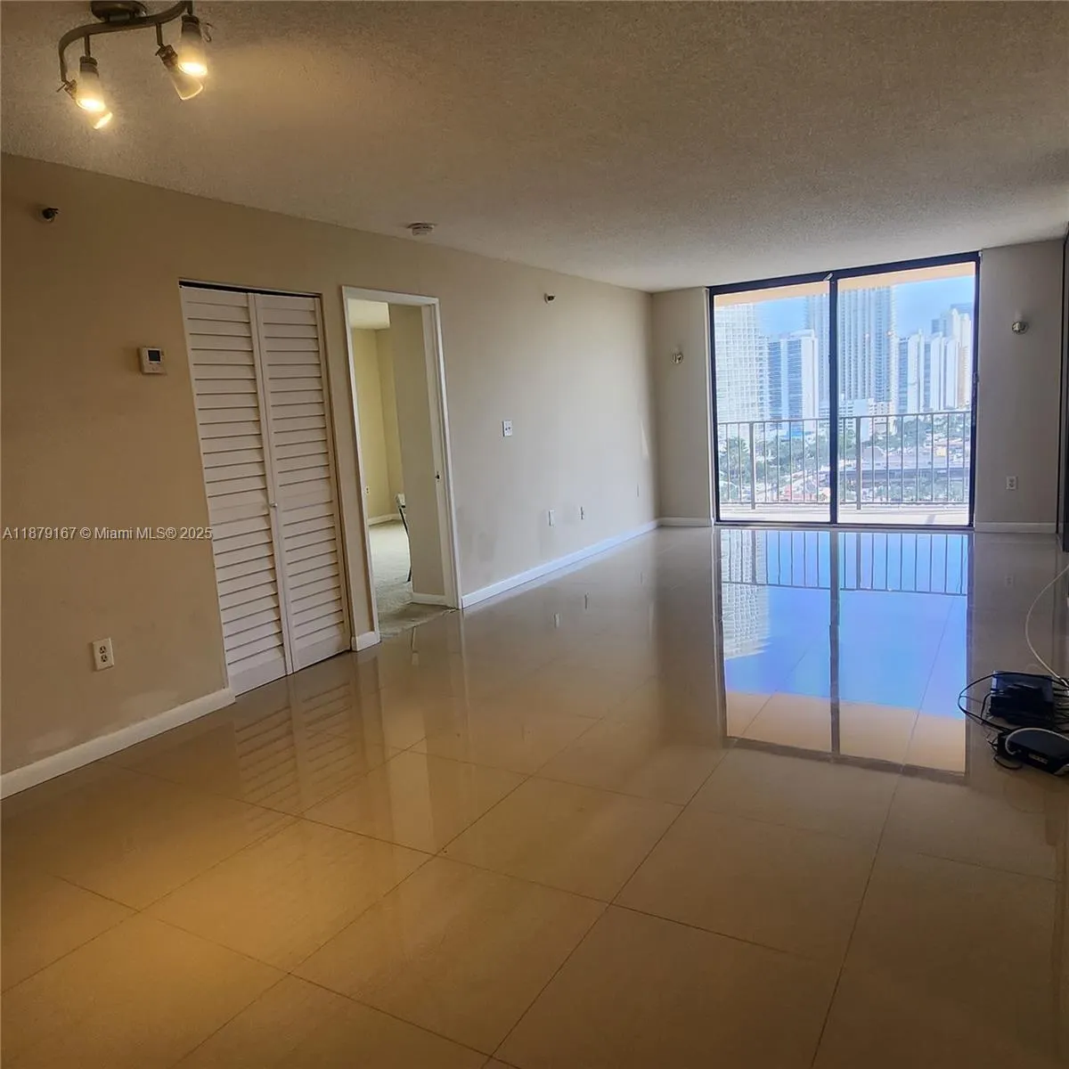 210 174th St, #1806