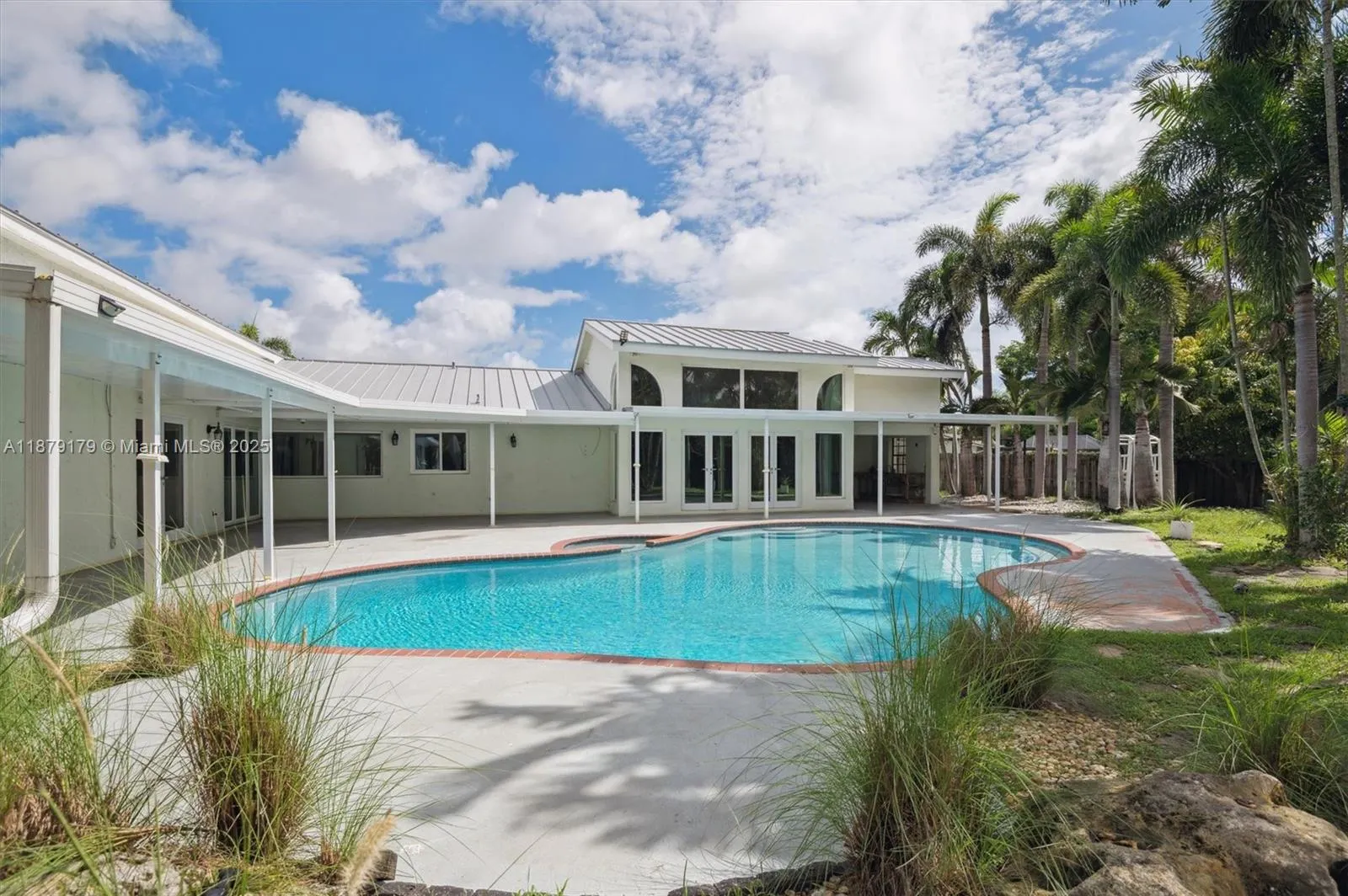 6700 NW 28th Ter