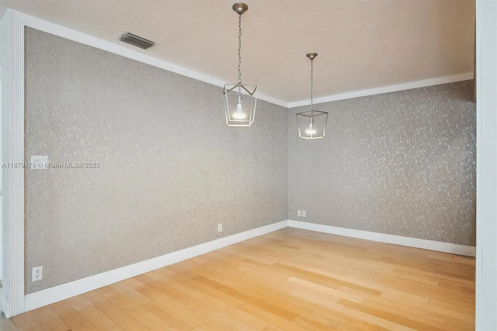 6700 NW 28th Ter