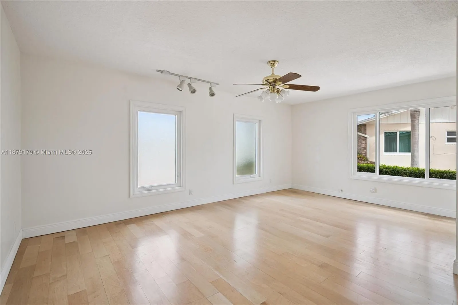 6700 NW 28th Ter
