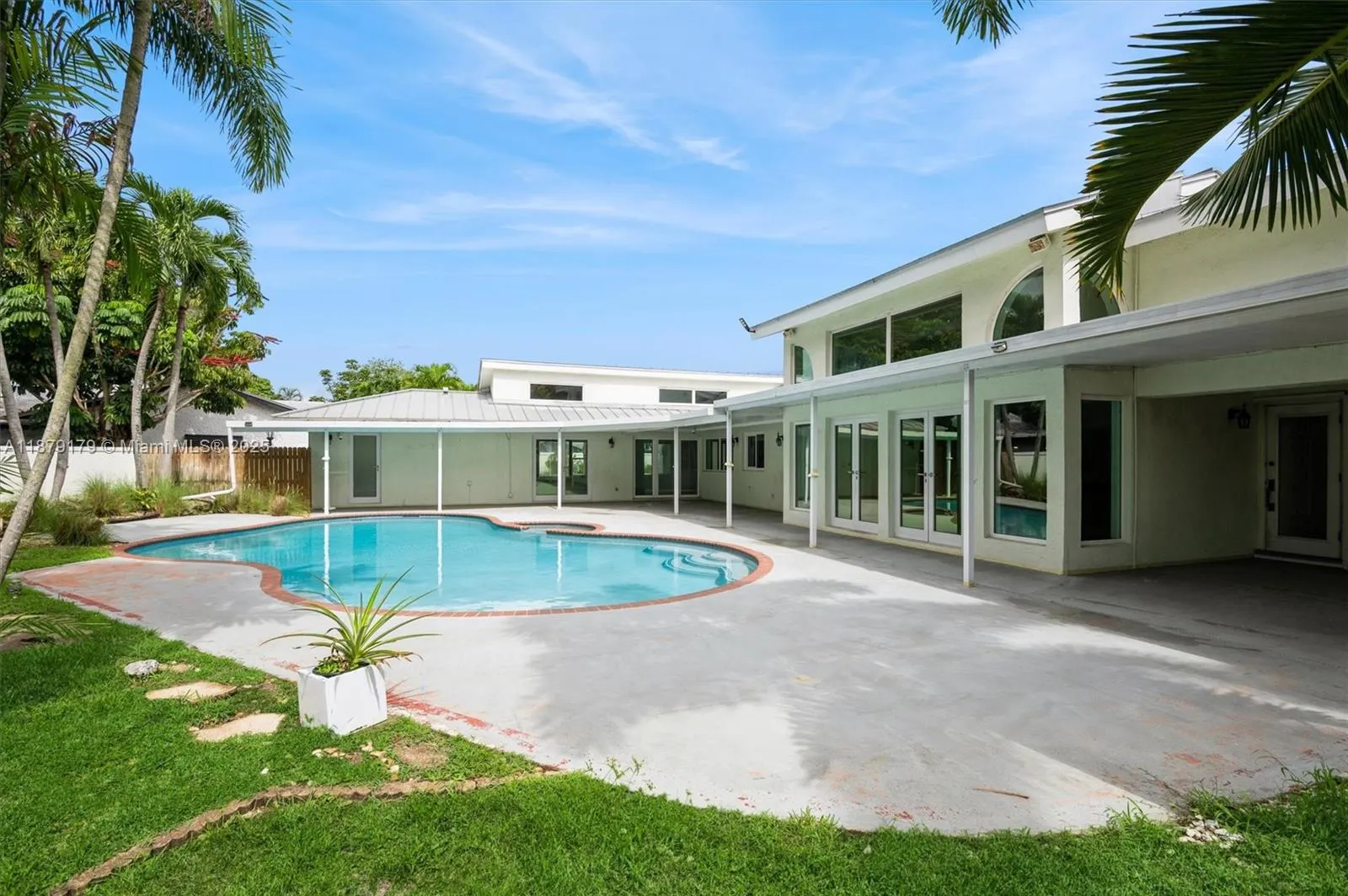 6700 NW 28th Ter
