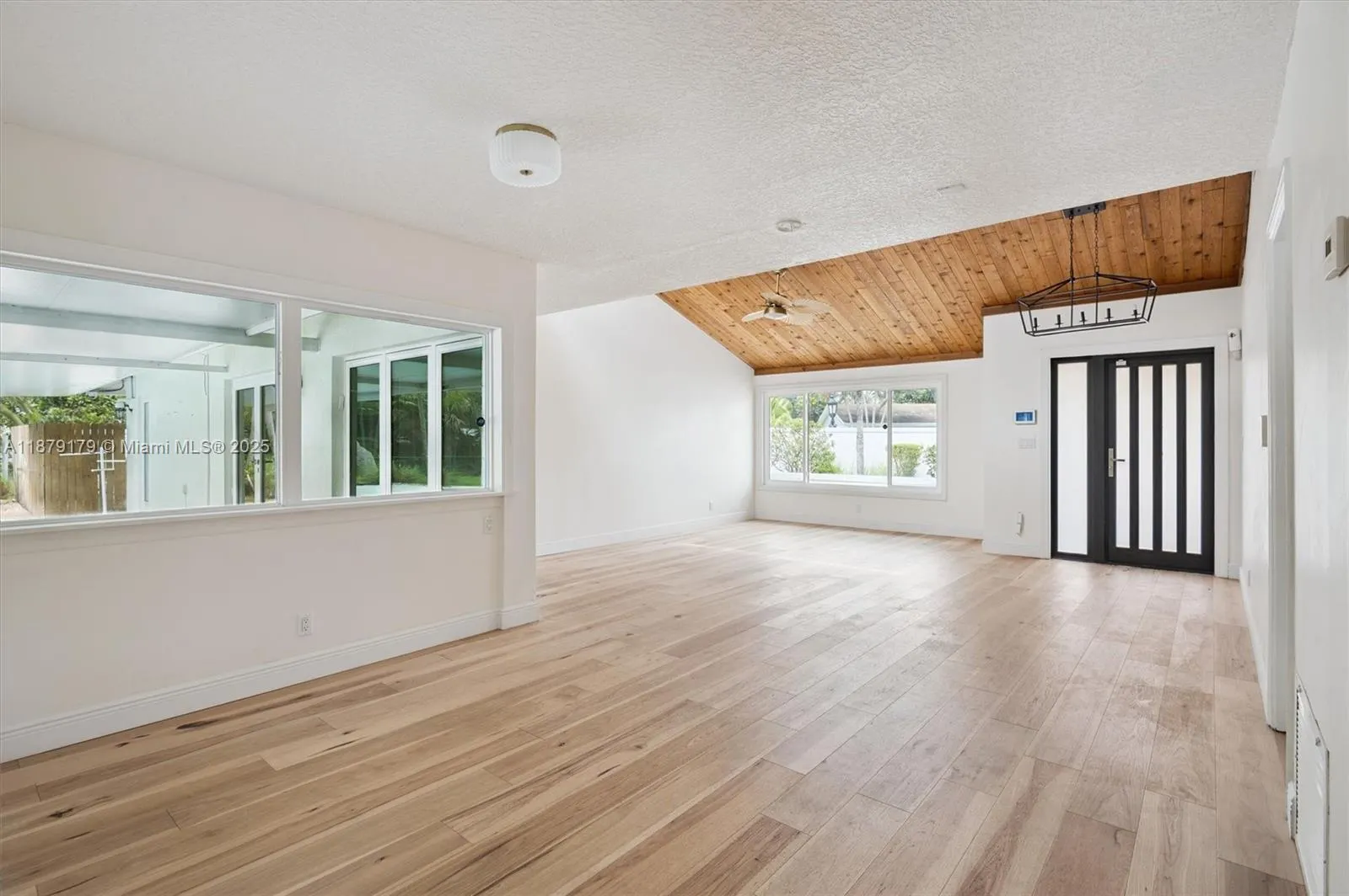 6700 NW 28th Ter