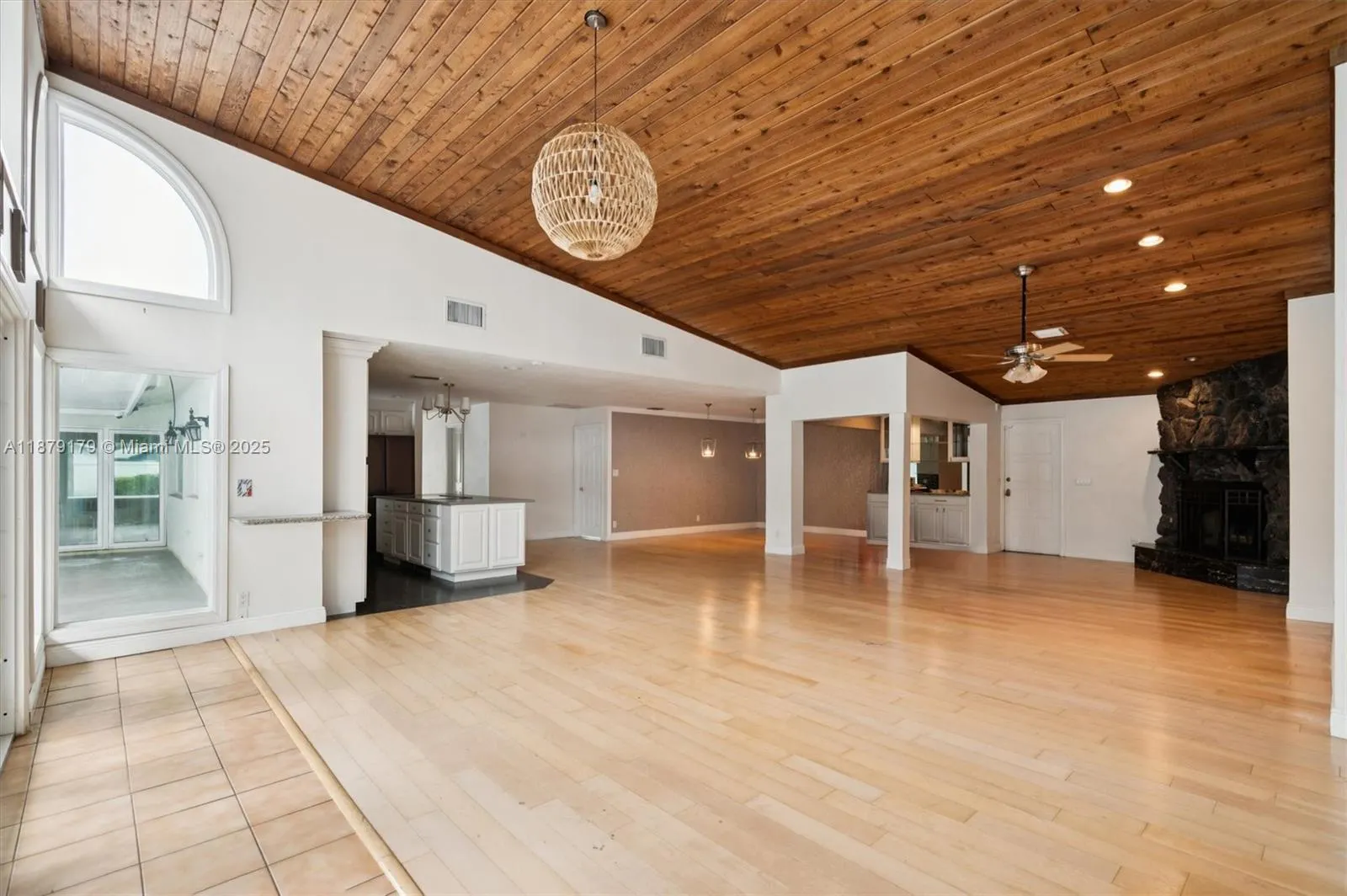 6700 NW 28th Ter