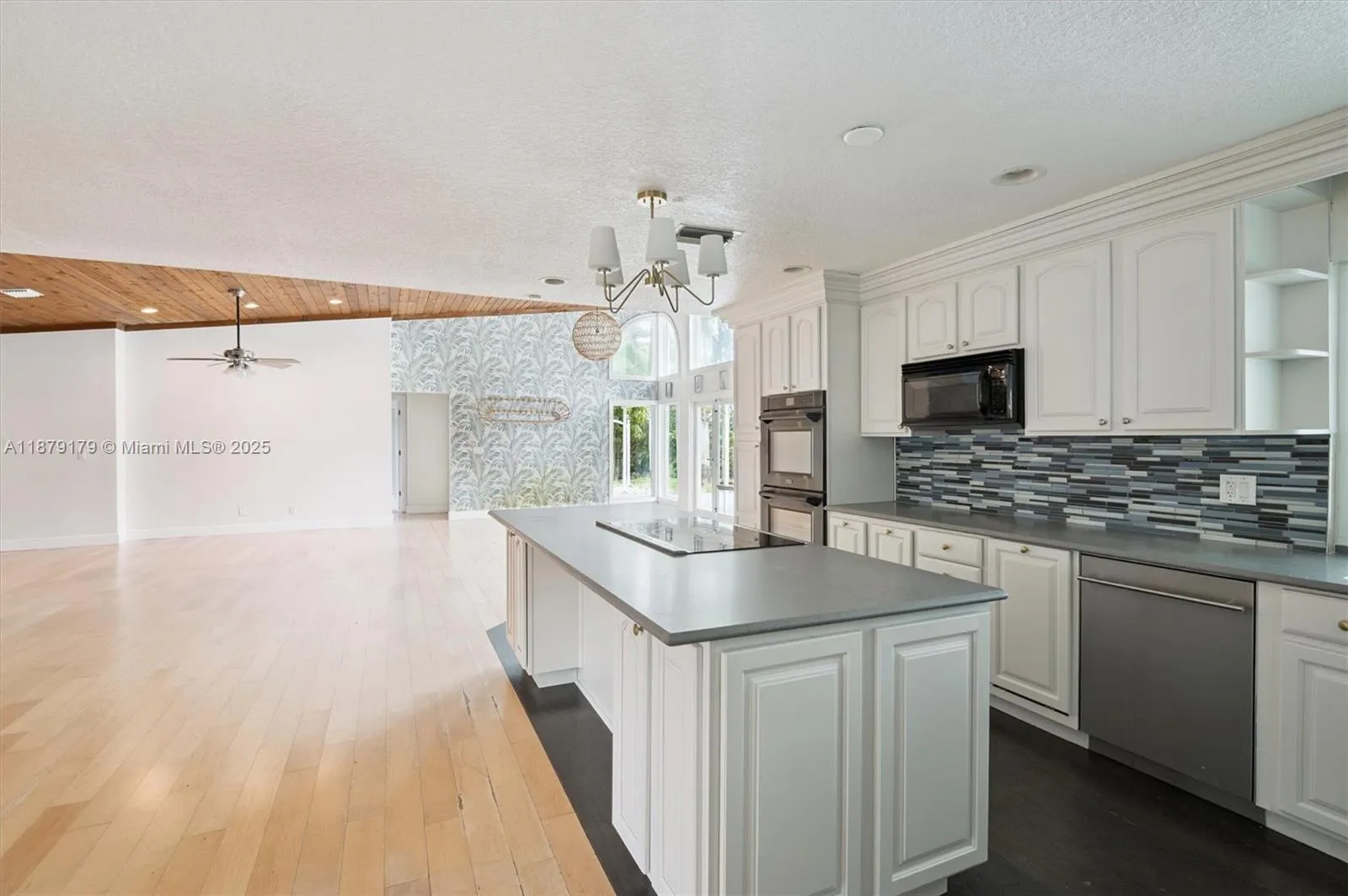 6700 NW 28th Ter