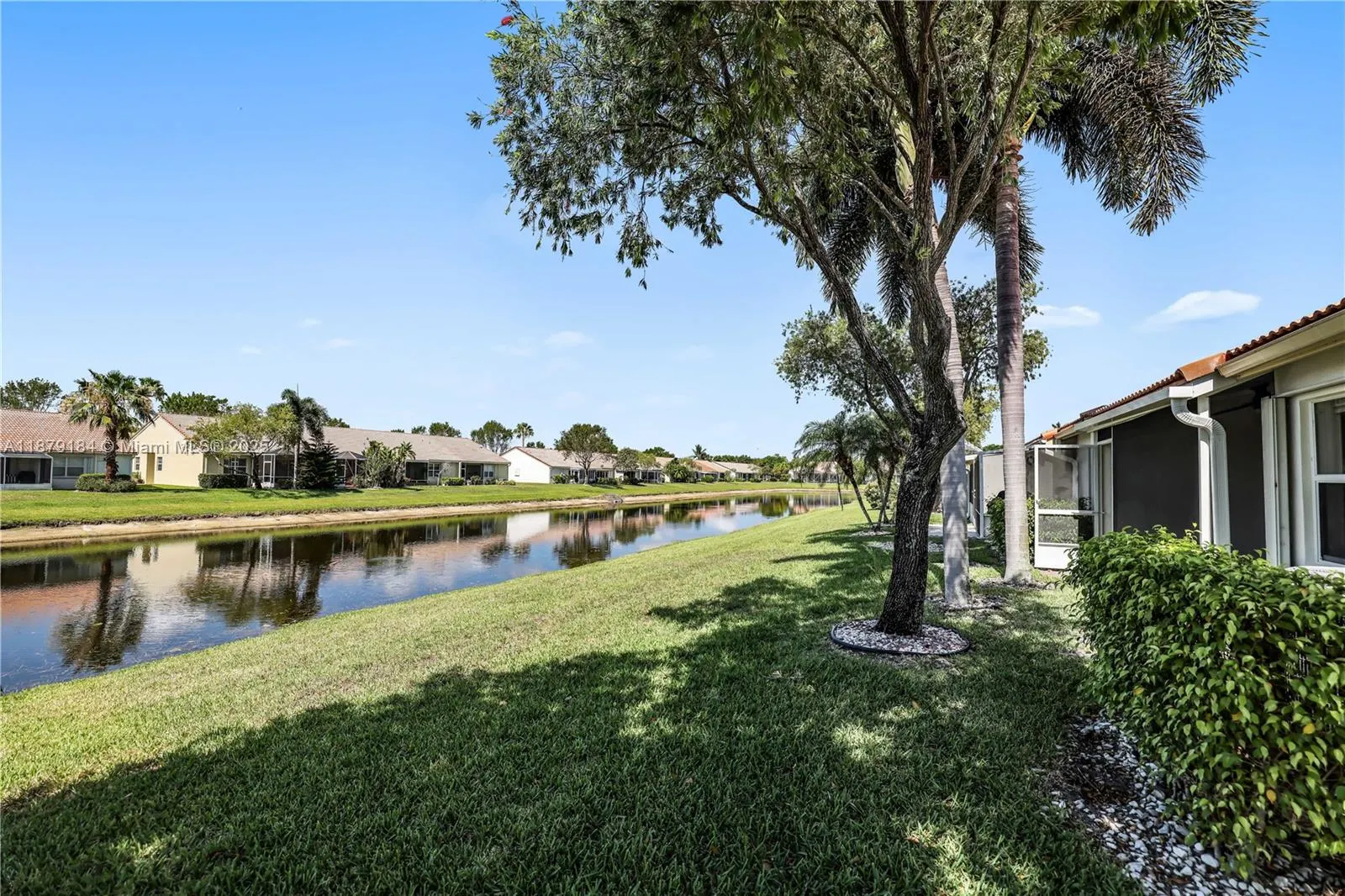 6082 Heliconia Rd