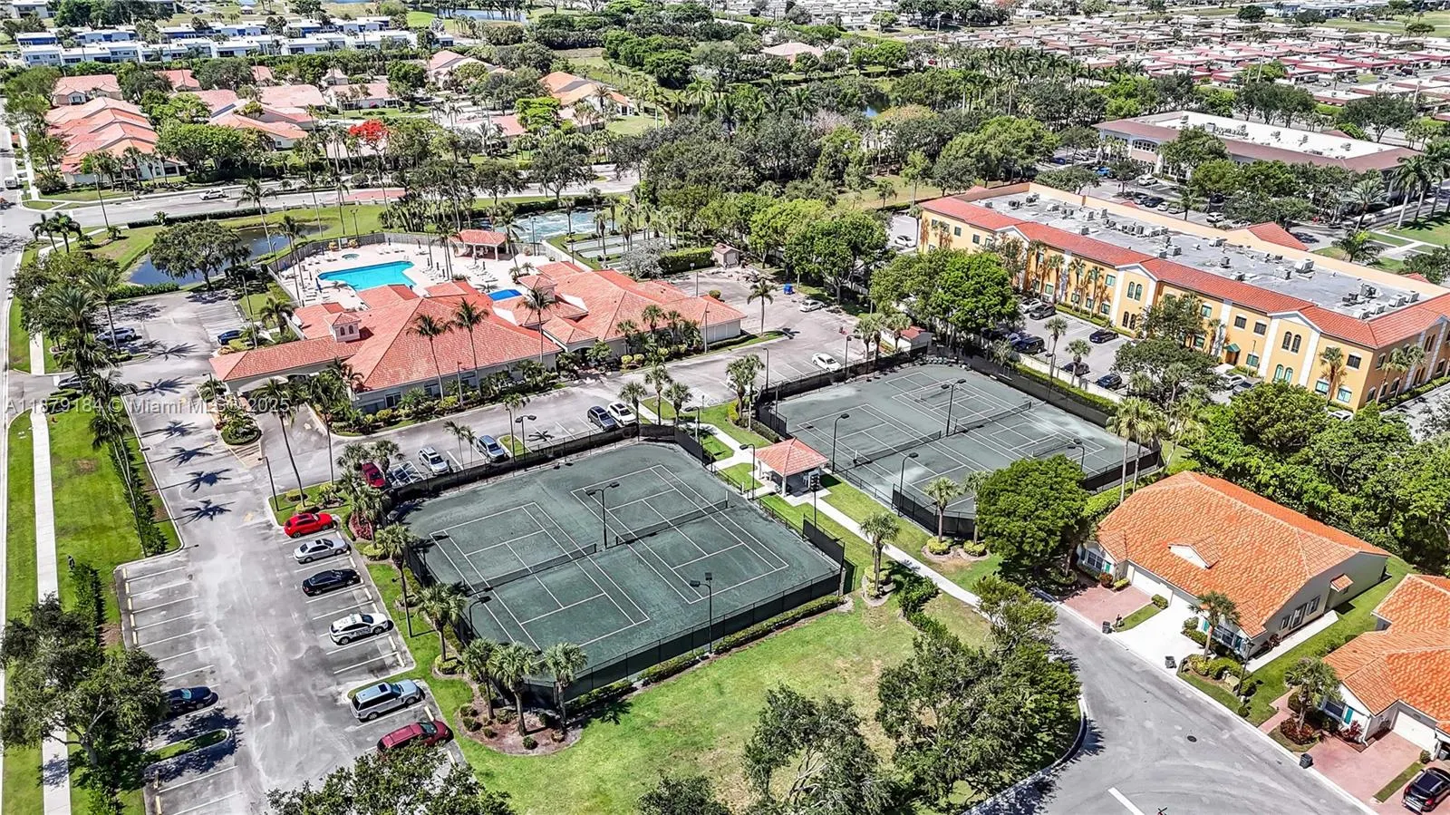 6082 Heliconia Rd
