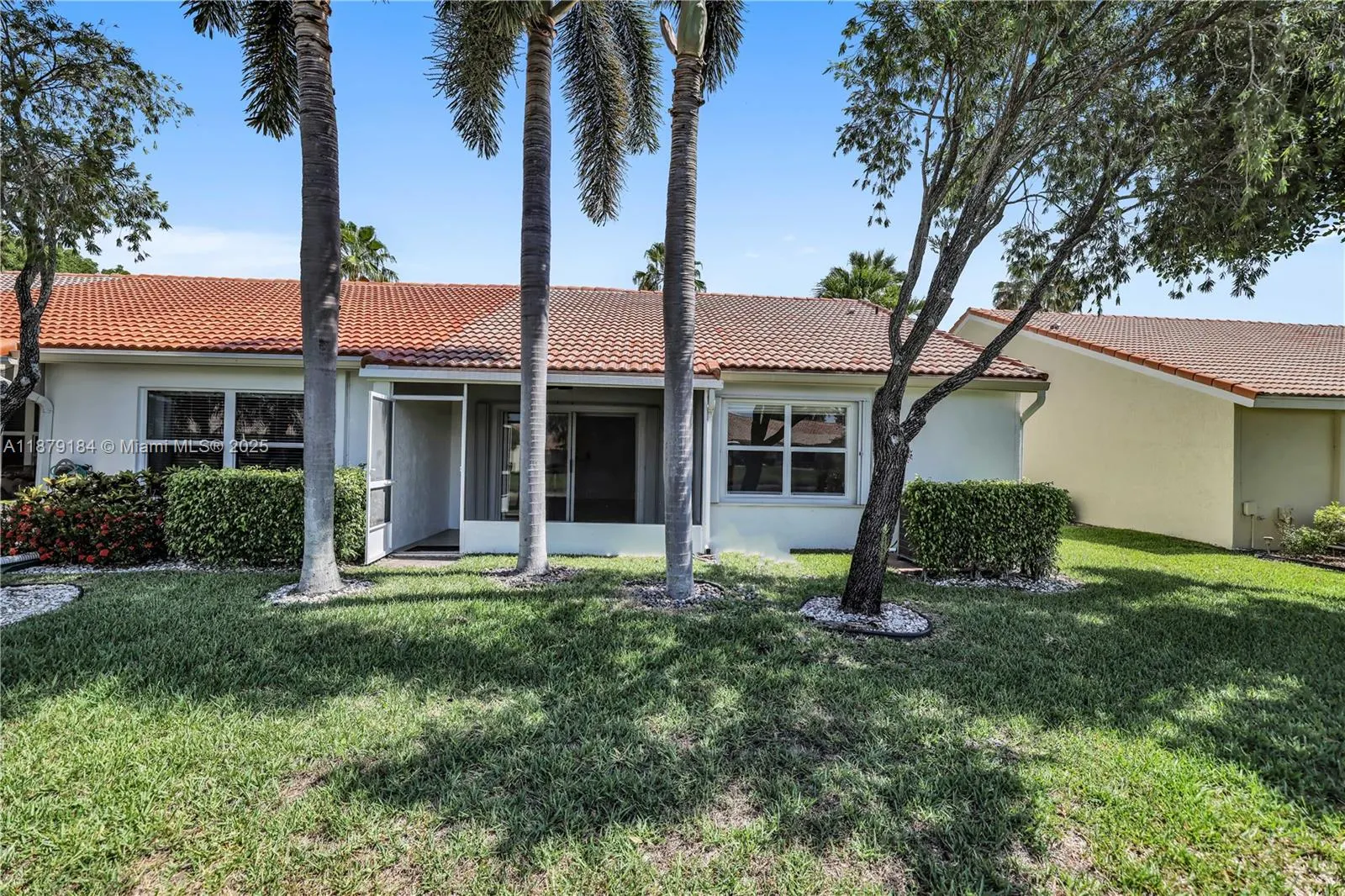 6082 Heliconia Rd