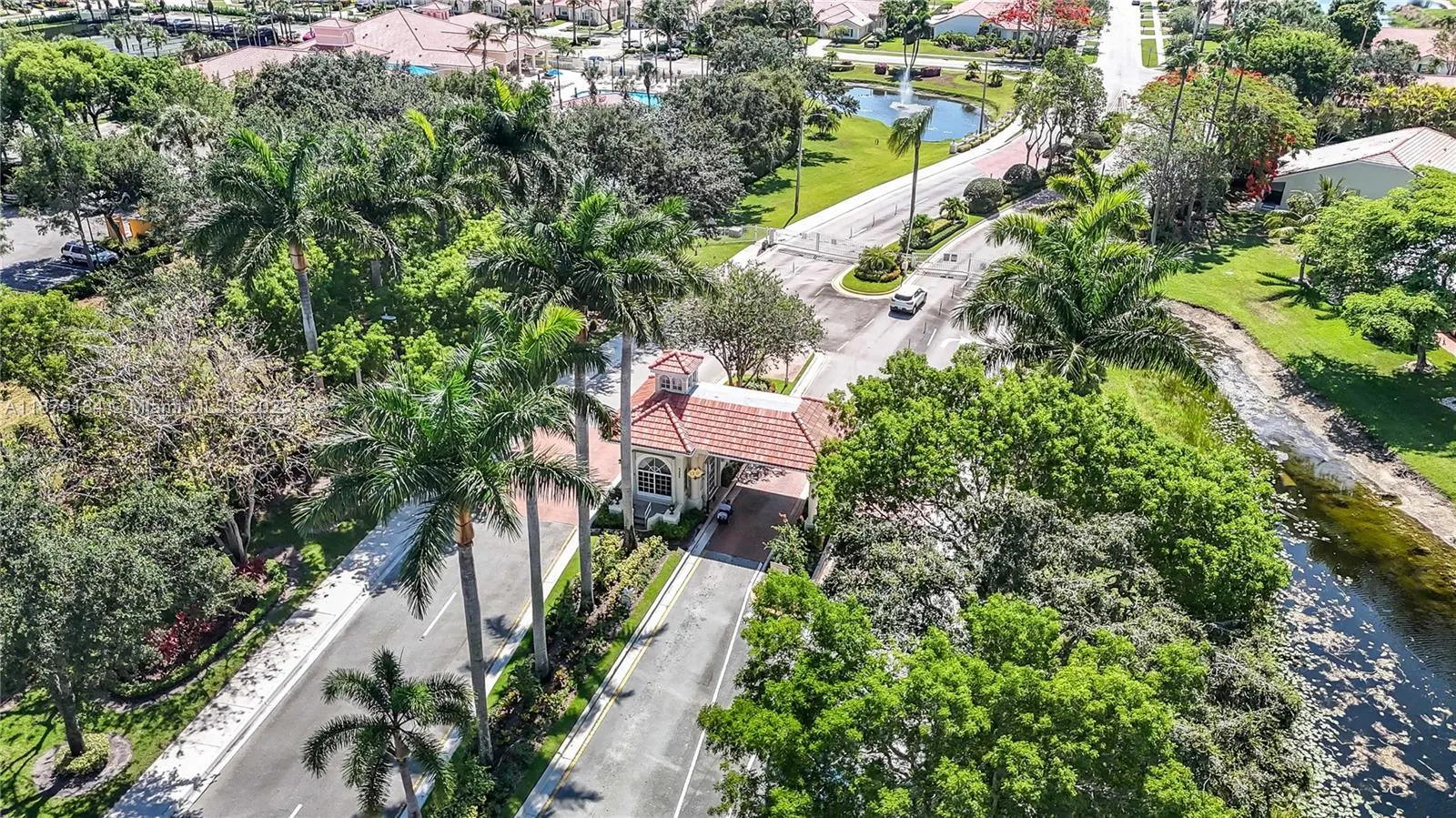 6082 Heliconia Rd