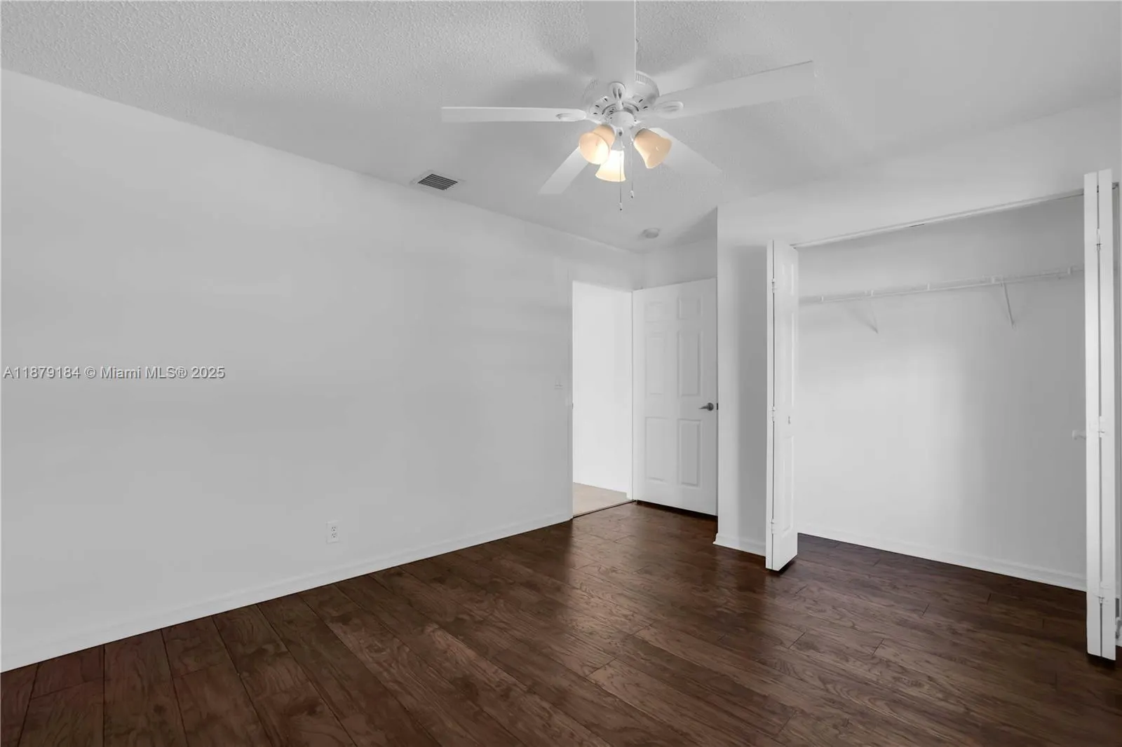 6082 Heliconia Rd