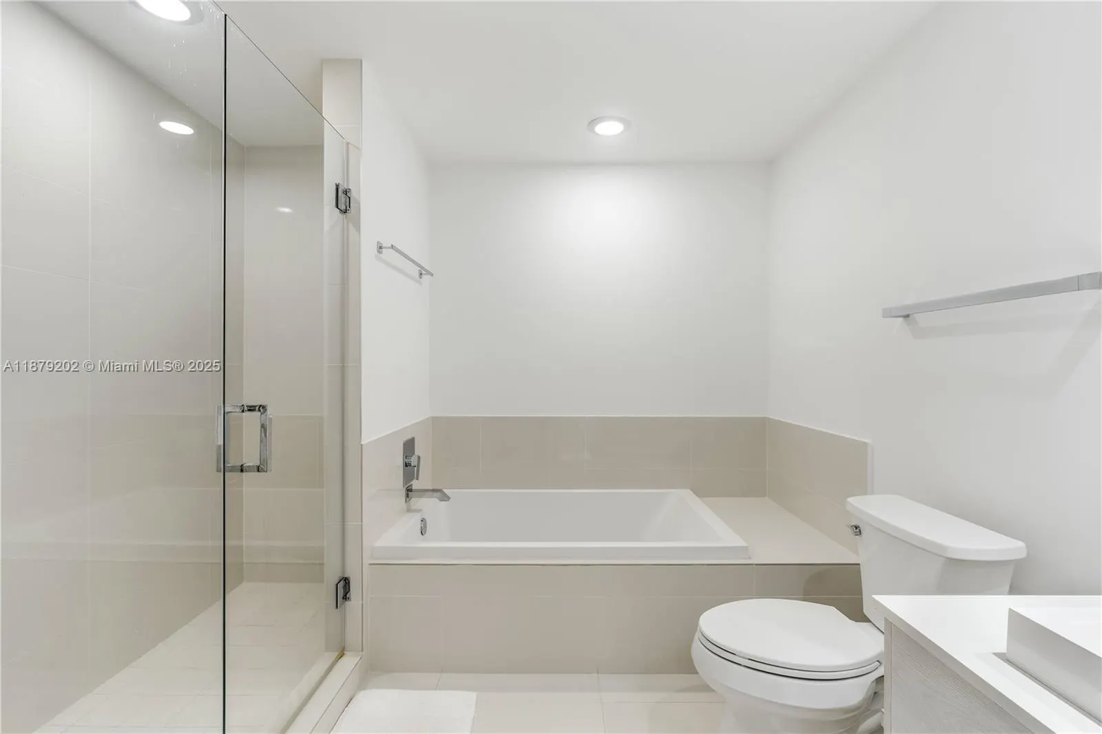 55 SW 9th St, #4001