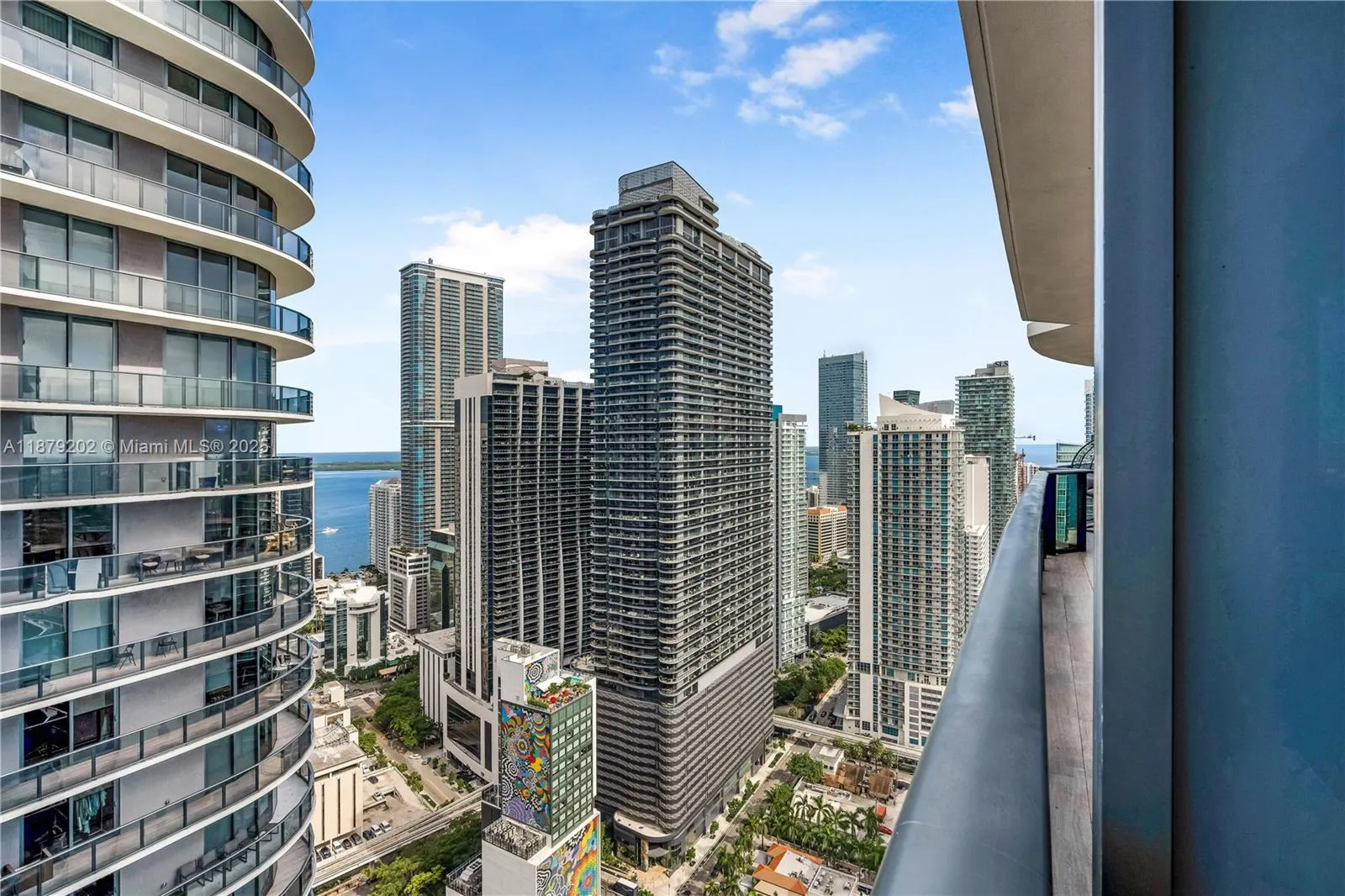 55 SW 9th St, #4001