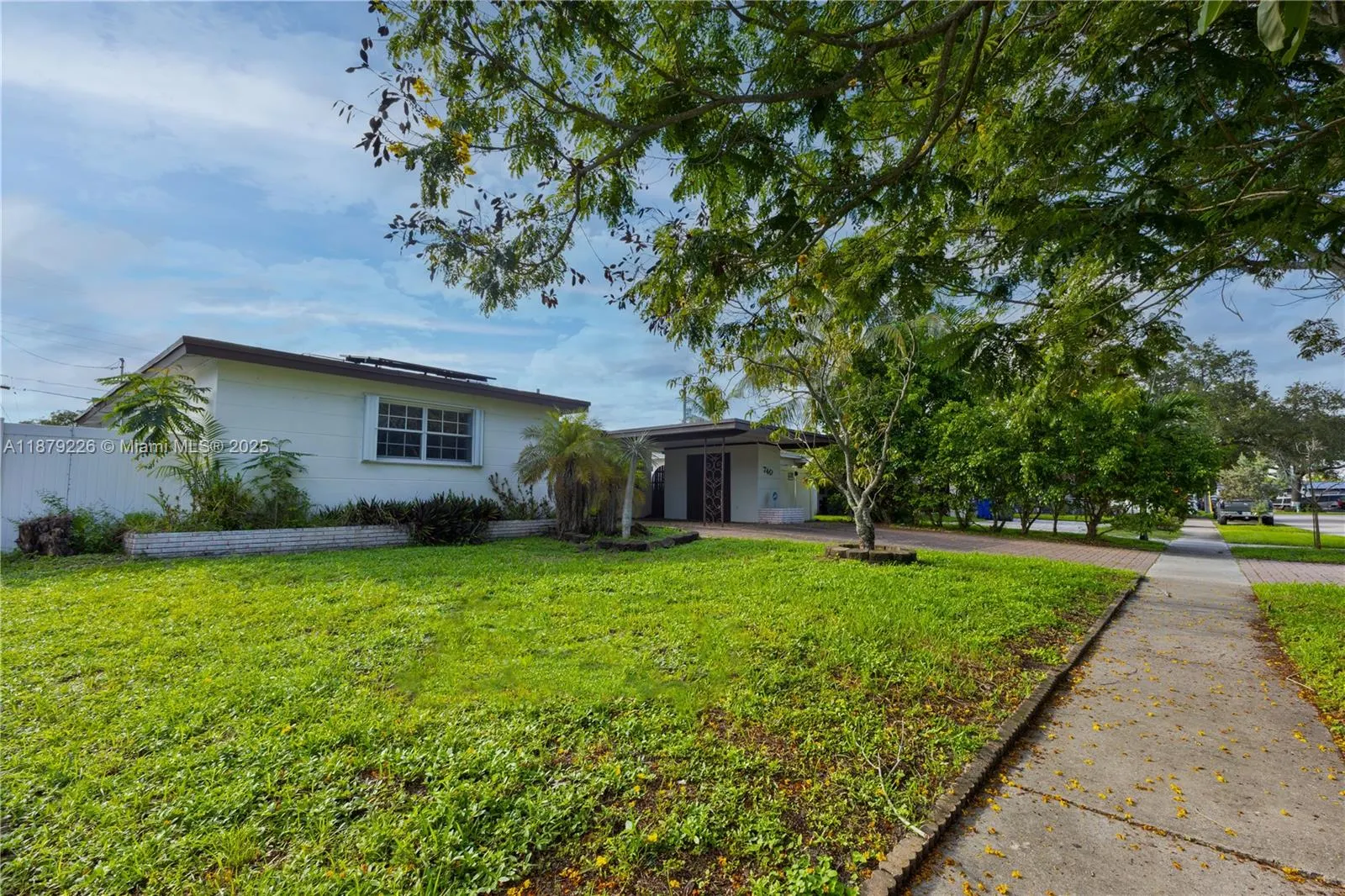740 N 73rd Ter
