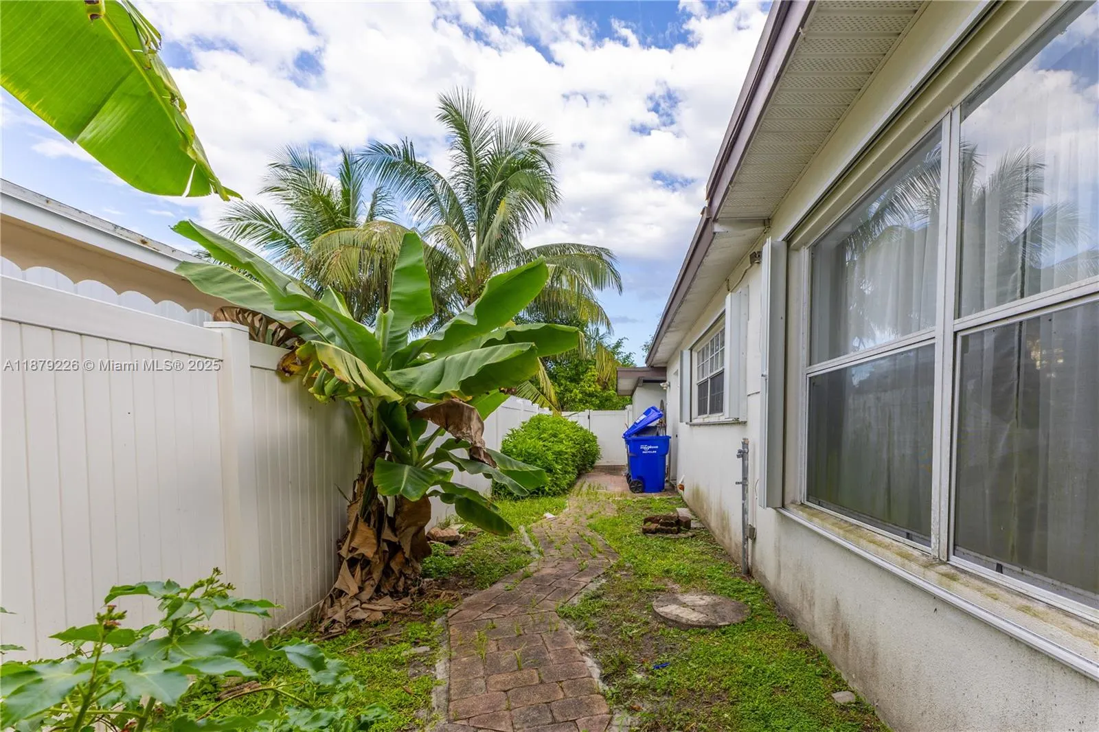 740 N 73rd Ter