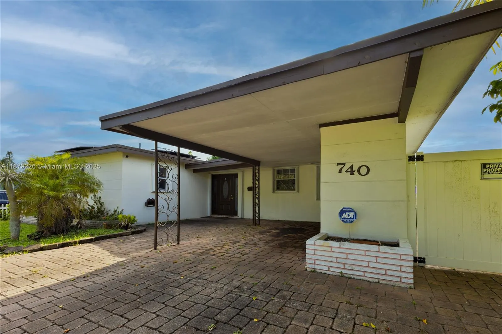 740 N 73rd Ter