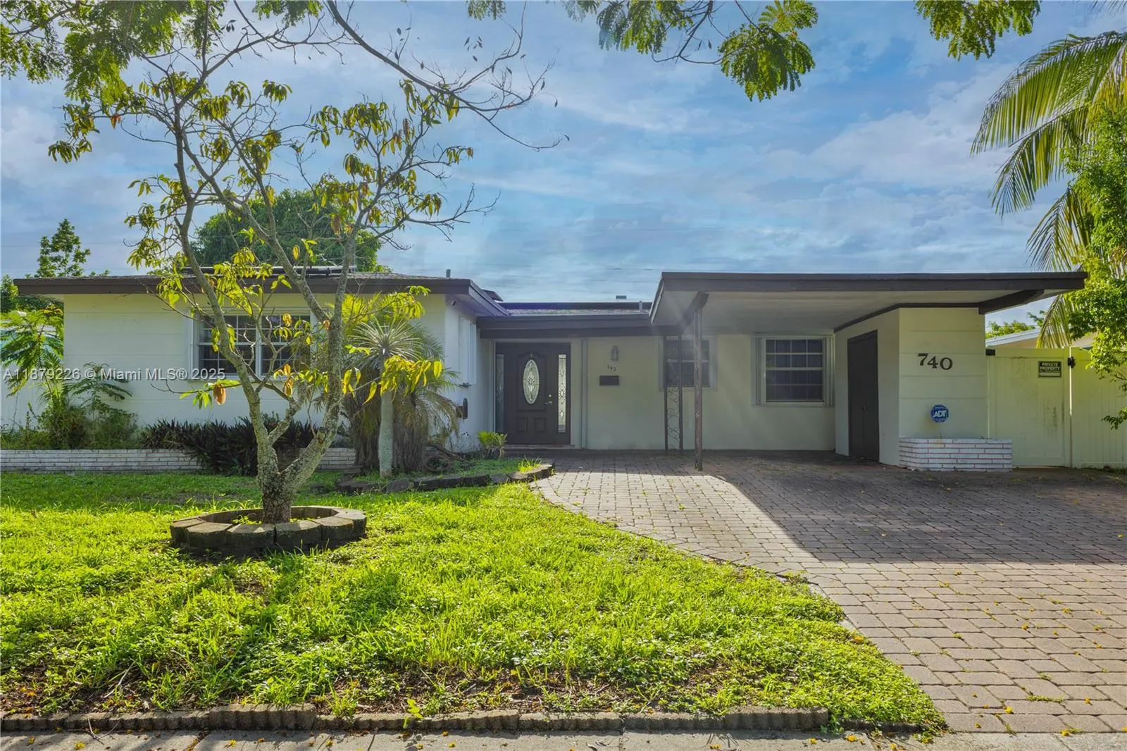 740 N 73rd Ter