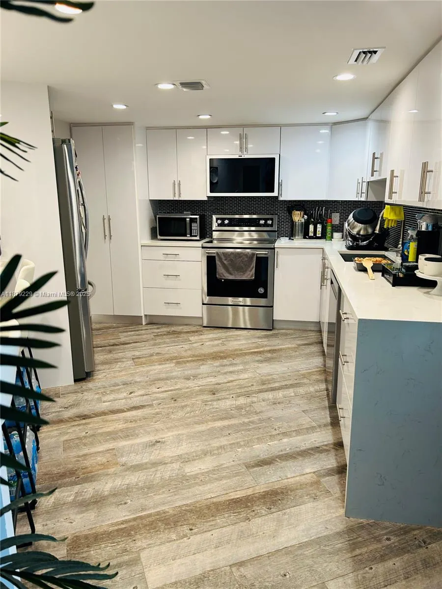 3180 S Ocean Dr, #1620