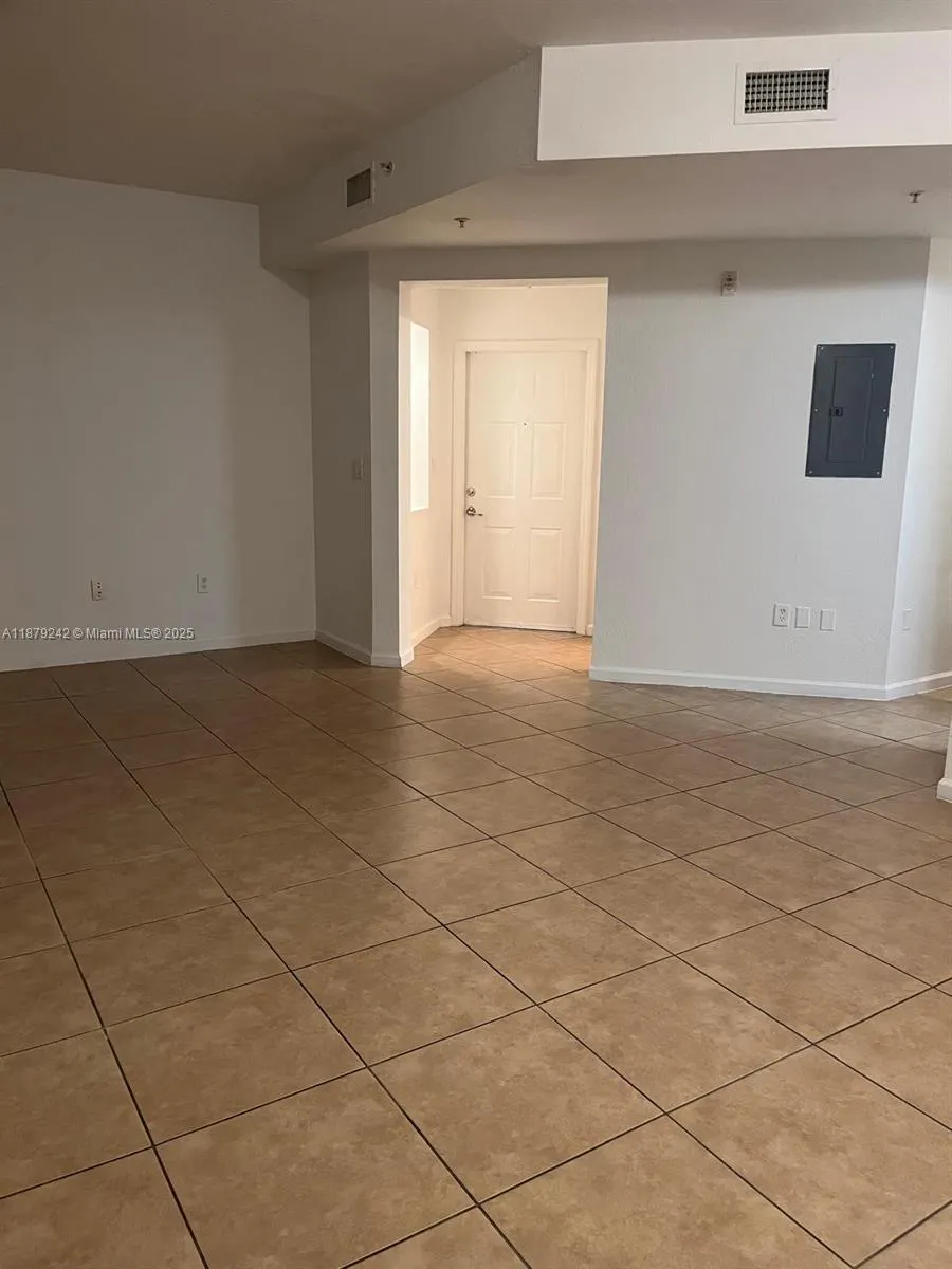 11401 NW 89th St, #220