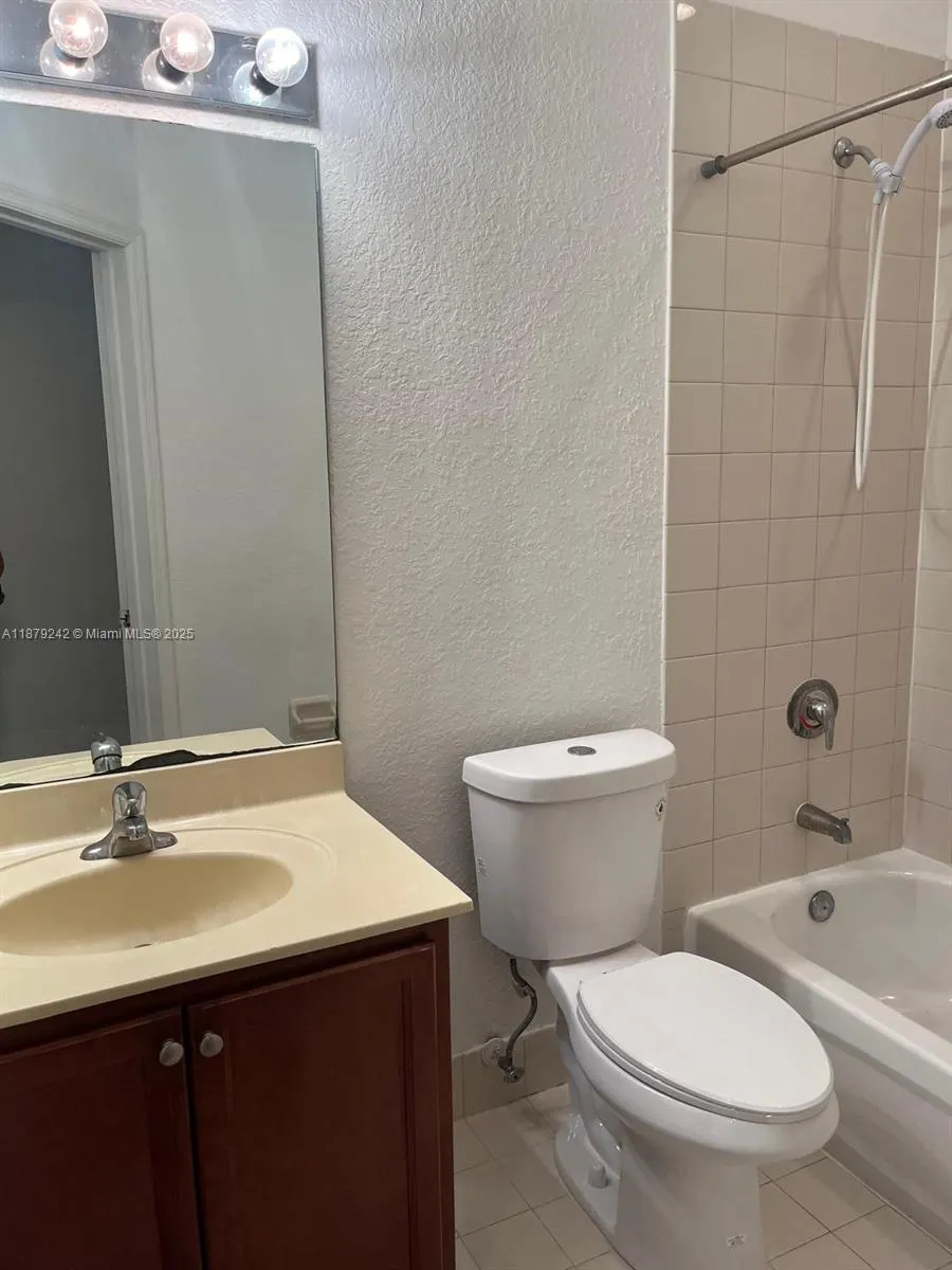 11401 NW 89th St, #220