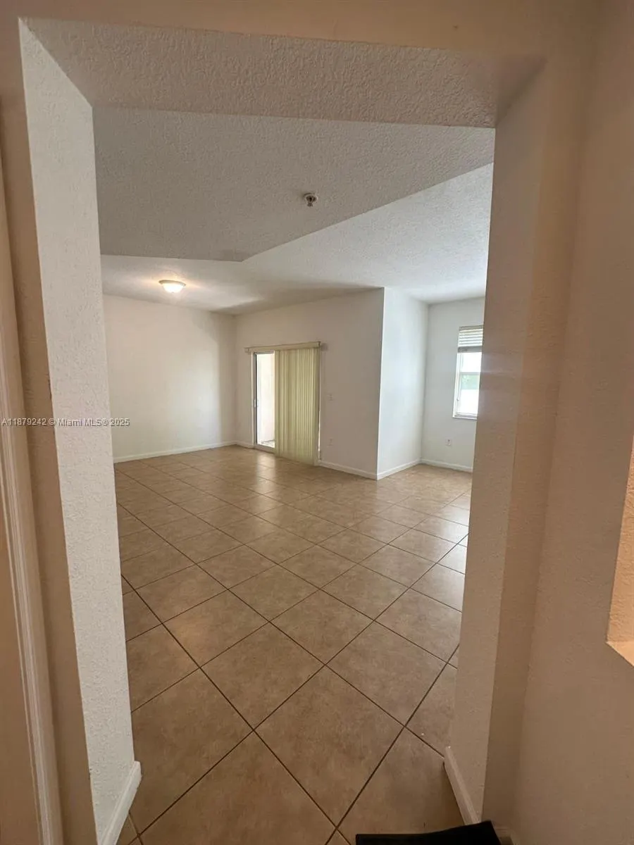 11401 NW 89th St, #220