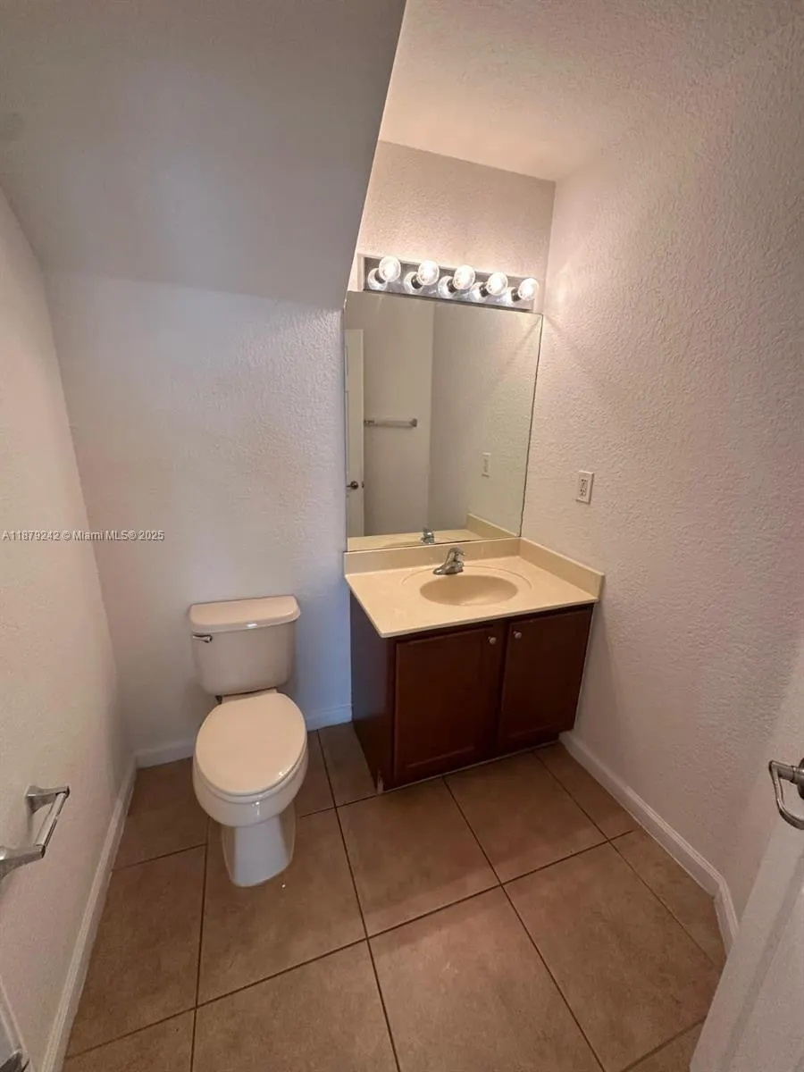 11401 NW 89th St, #220
