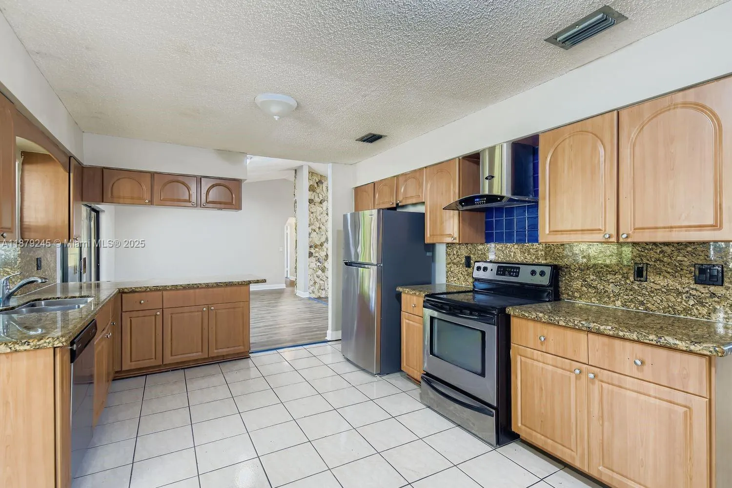 7008 NW 49th Ct