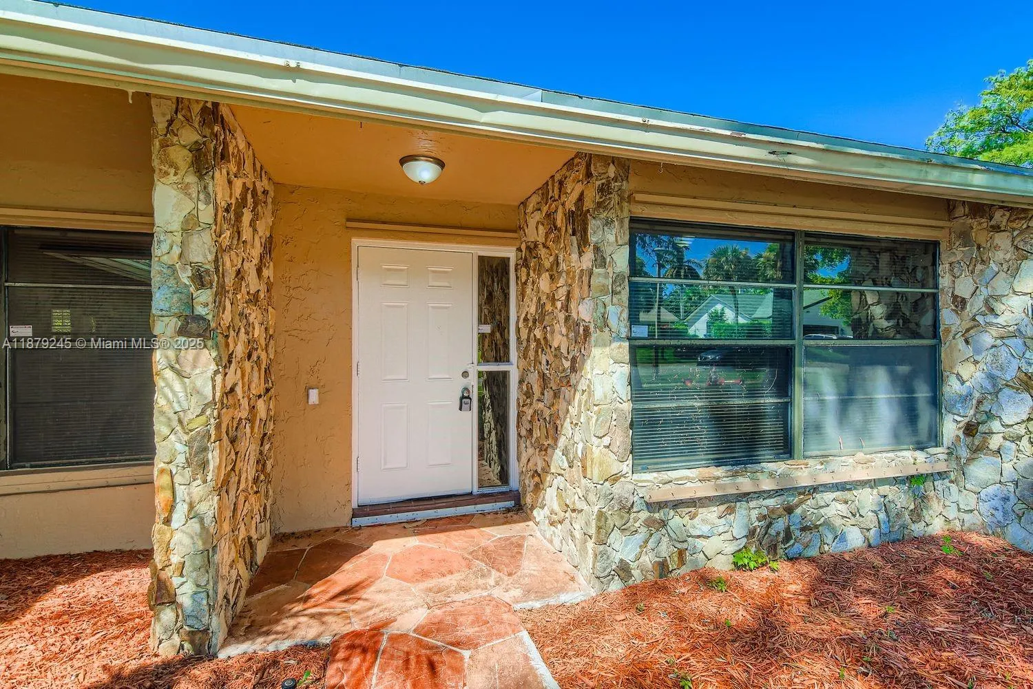 7008 NW 49th Ct