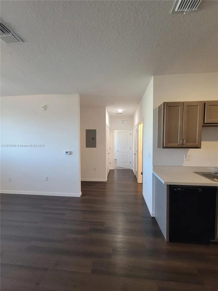 8271 Tanager Square, #306