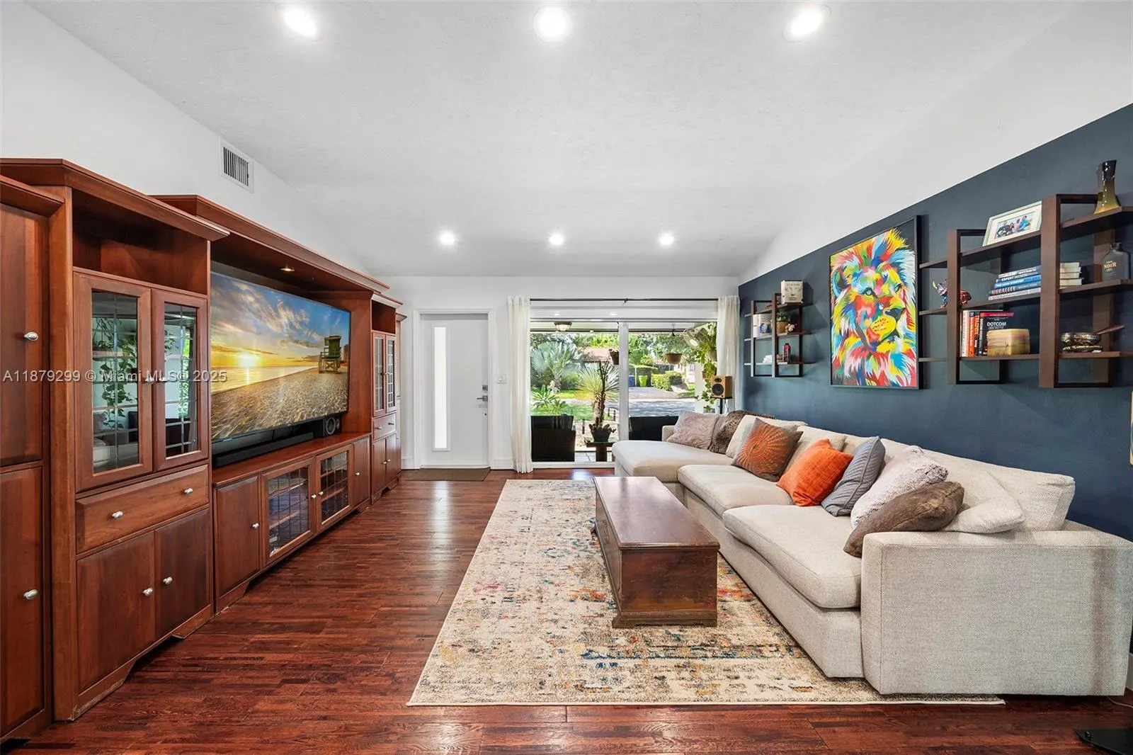 475 NW 88th Ter