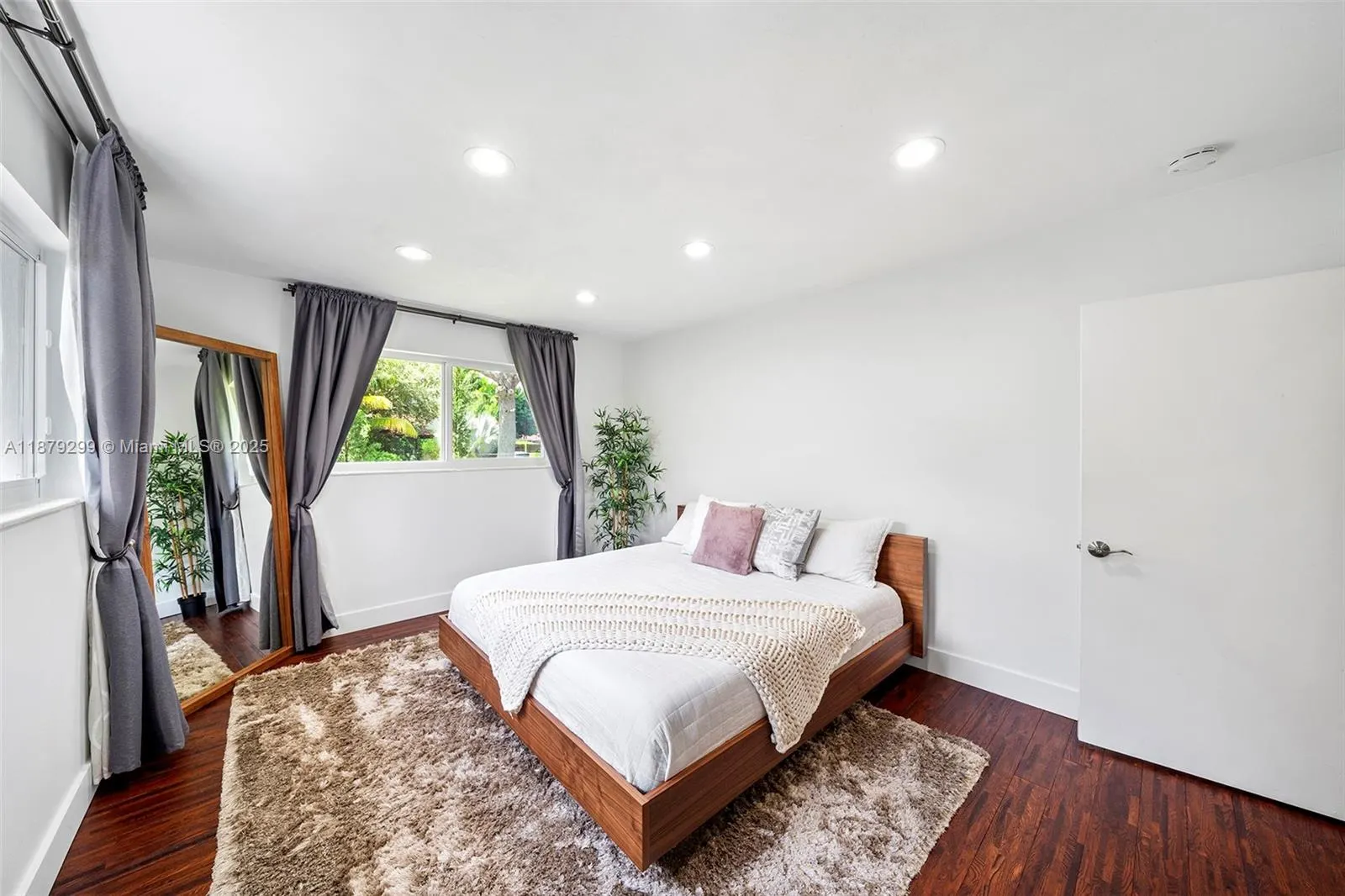 475 NW 88th Ter