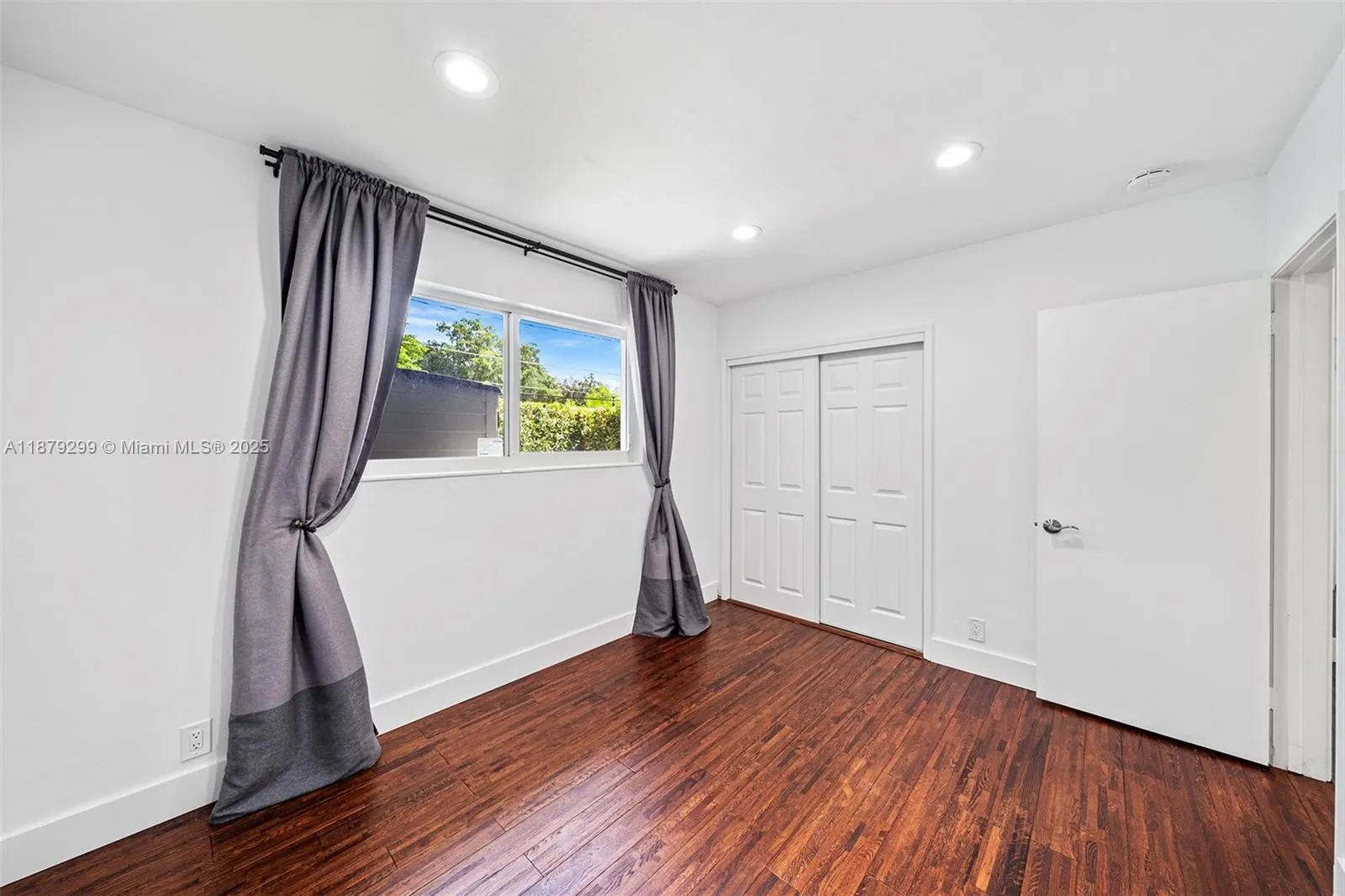 475 NW 88th Ter