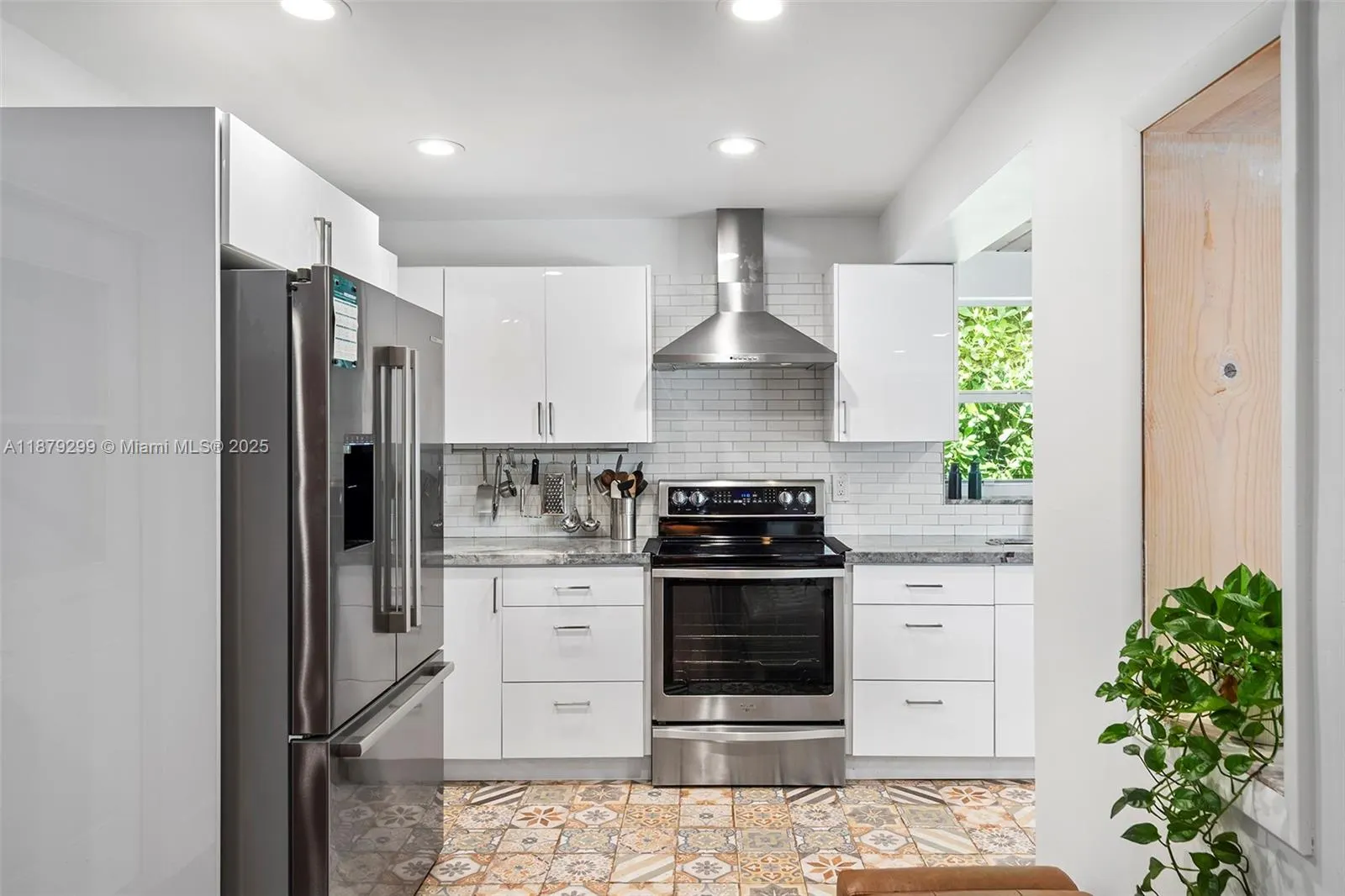 475 NW 88th Ter