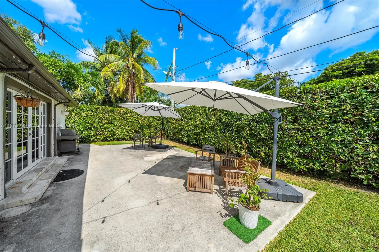 475 NW 88th Ter