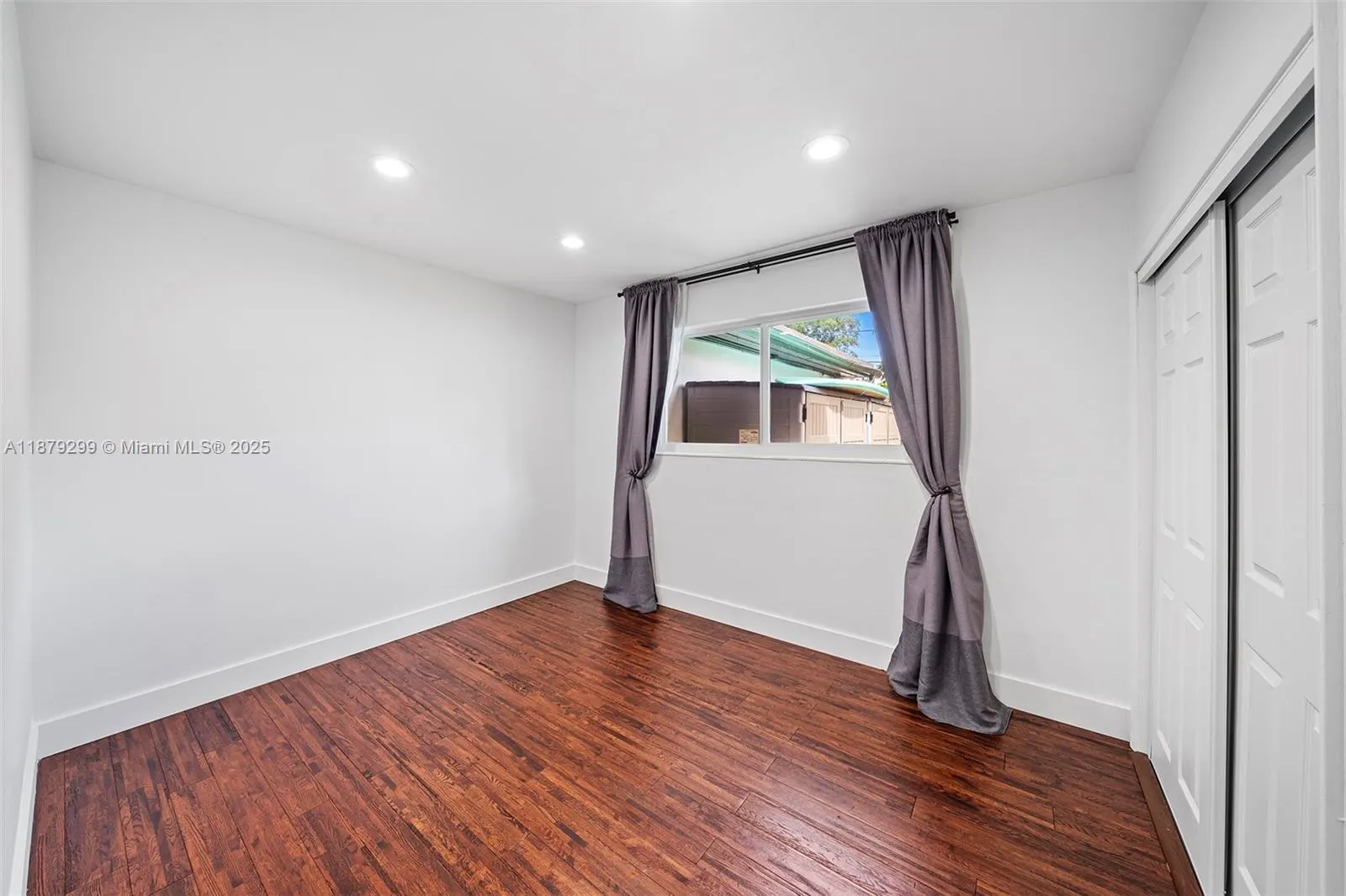 475 NW 88th Ter