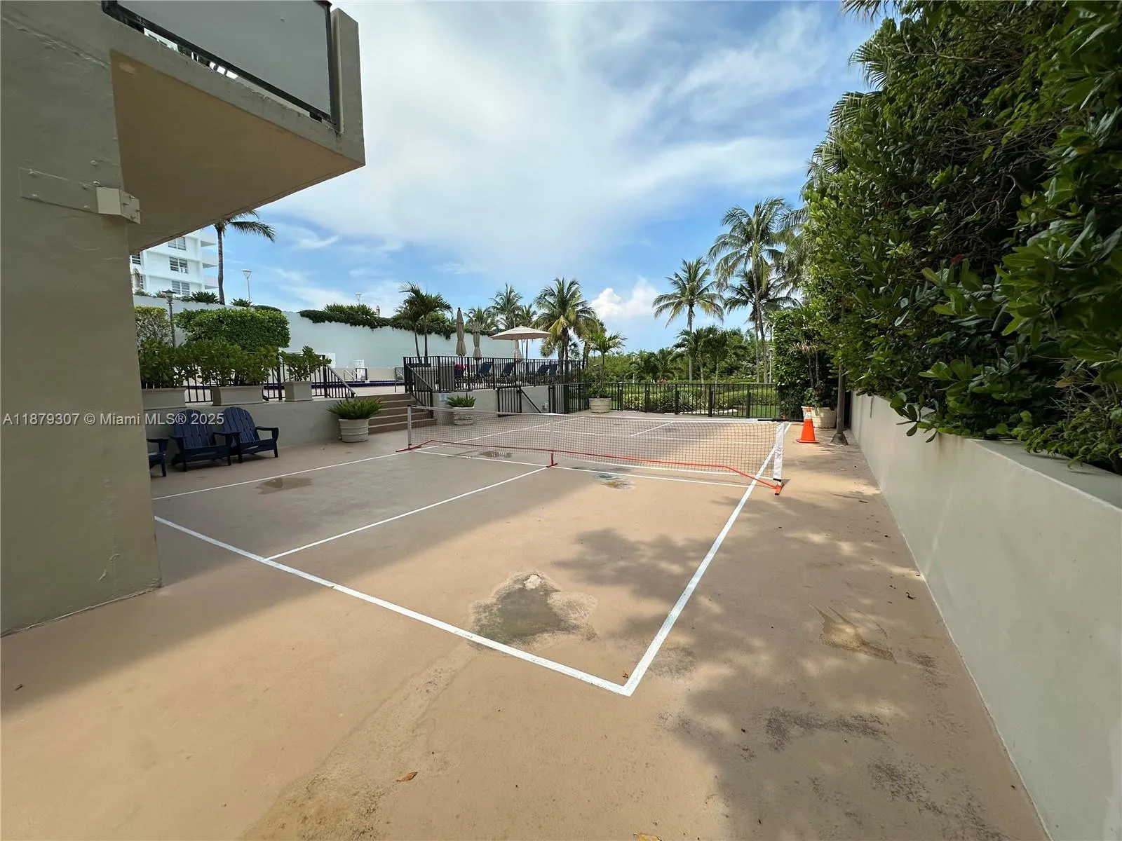 1621 Collins Ave, #406